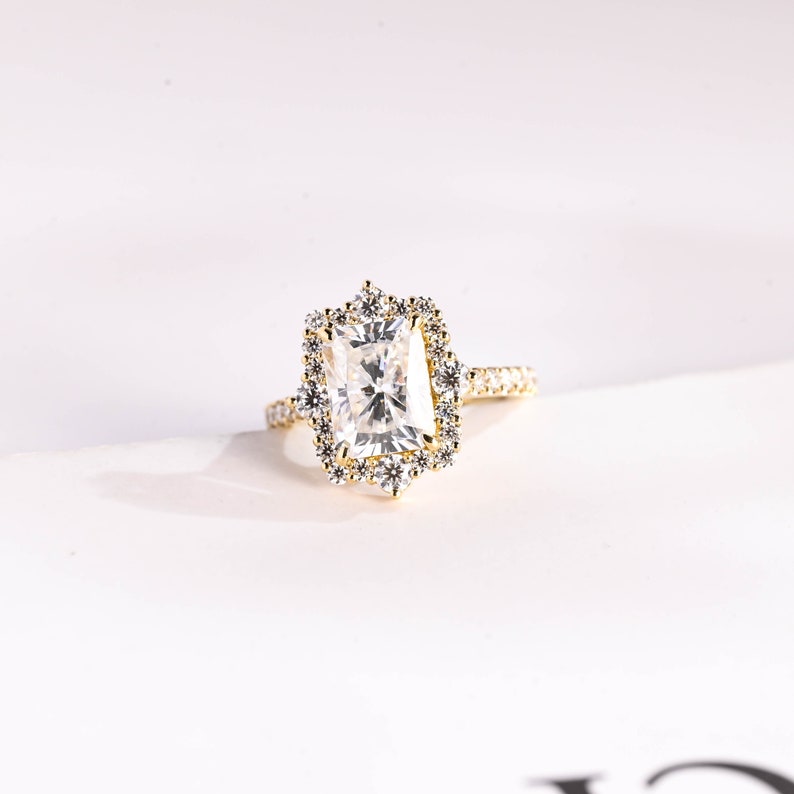 Stunning 1.5 - 2.5 CT Radiant Moissanite Engagement Ring with Pave & Halo Design 1