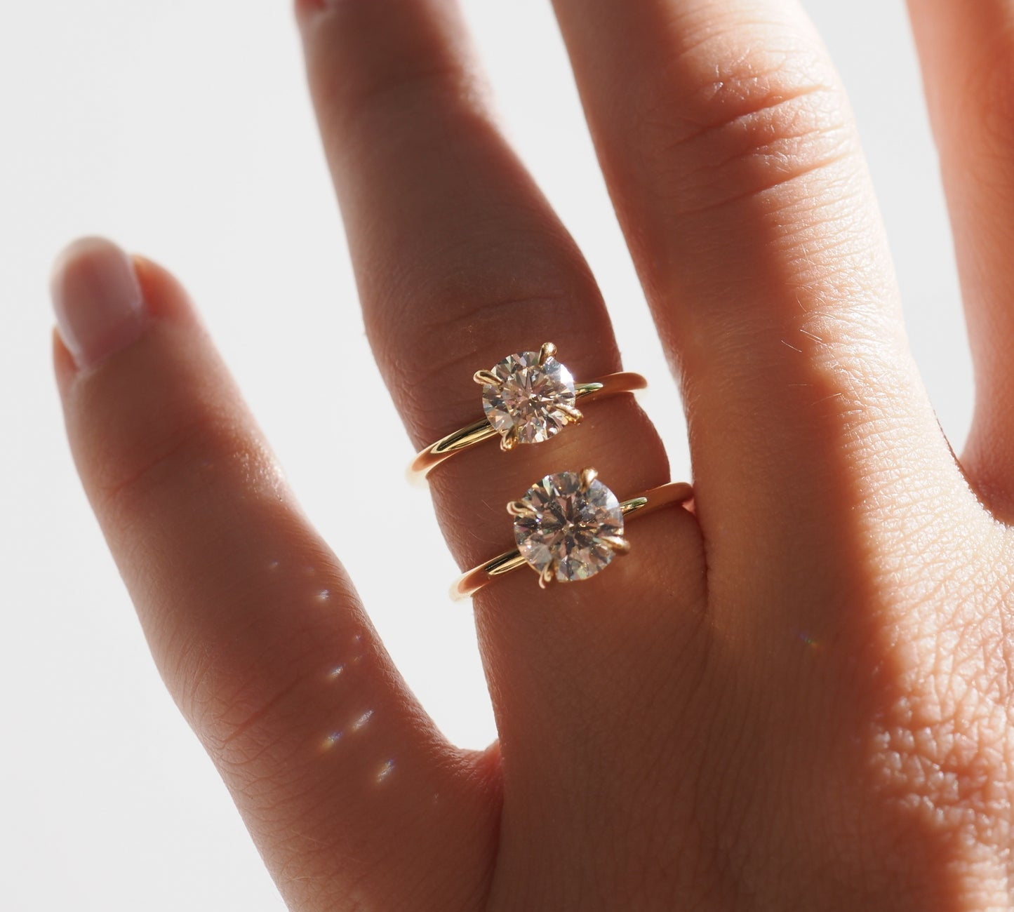 Stunning 1 CT Round Moissanite Engagement Ring with Solitaire Design