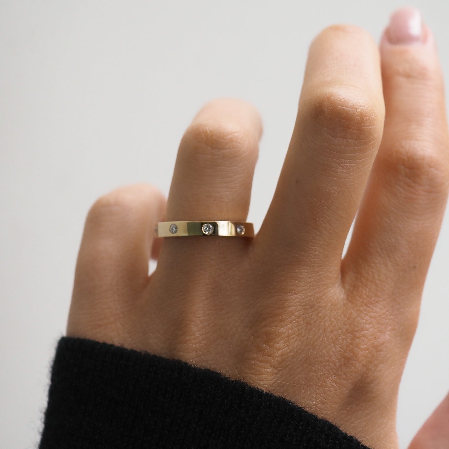 Stunning 0.12 TCW Round Moissanite Stones Flush Wedding Bands