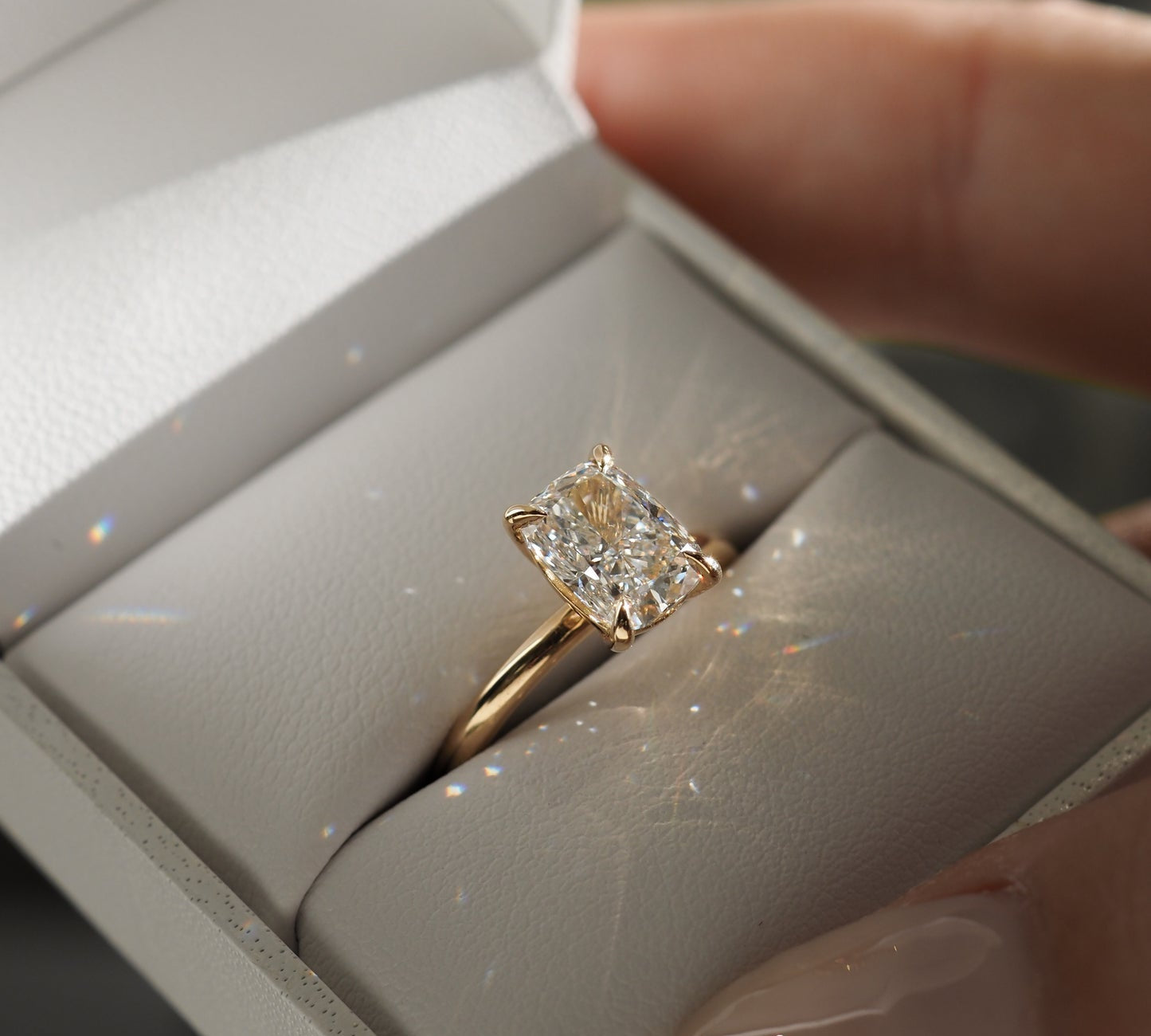 Stunning 1 CT Cushion Moissanite Engagement Ring with Solitaire Design