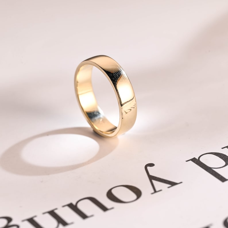 Delicate Men's Wedding Minimalistic Band in Solid Gold 3