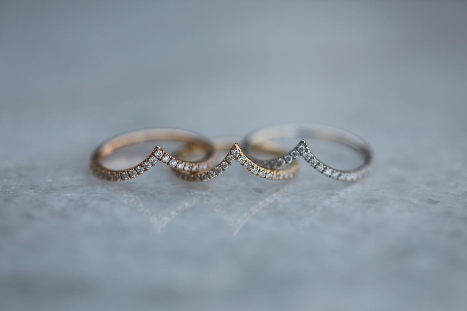 0.225 CT Round Curved Lab Grown Diamond Wedding Band