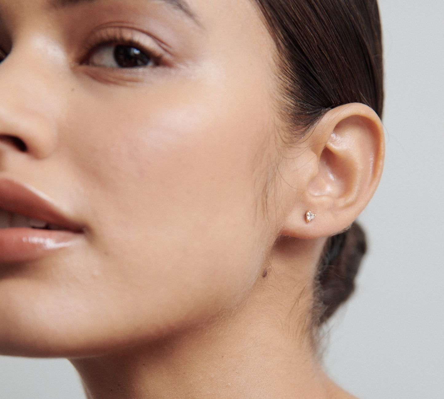 1.0 TCW Heart Cut Moissanite Stud Earrings in Gold