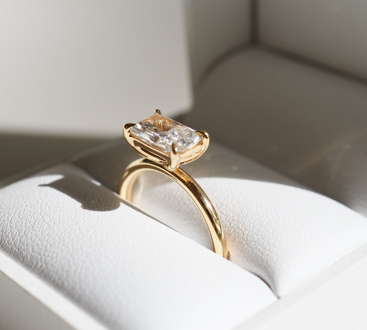 Stunning 1 CT Radiant Moissanite Engagement Ring with Solitaire Design