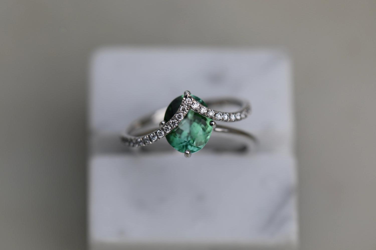 0.225 CT Round Curved Lab Grown Diamond Wedding Band