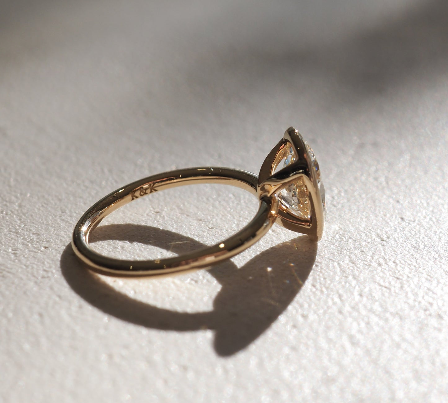 Stunning 2.0 CT Oval Moissanite Engagement Ring with Solitaire Design