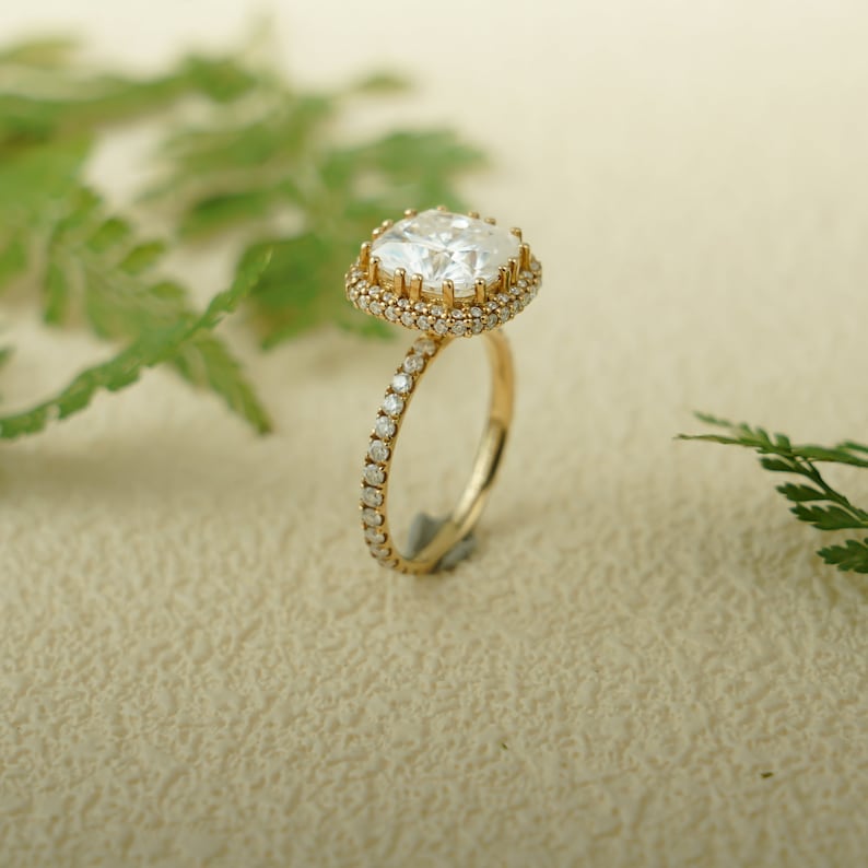 Stunning 1.0 - 2.0 CT Cushion Moissanite Engagement Ring With Pave & Halo Design 5