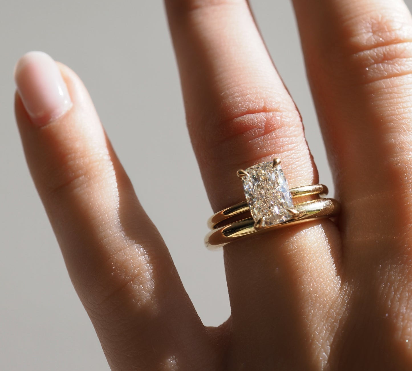 Stunning 1 CT Cushion Moissanite Engagement Ring with Solitaire Design