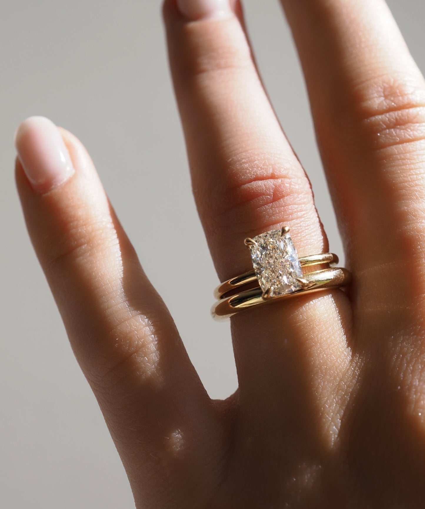 Stunning 1 CT Cushion Moissanite Engagement Ring with Solitaire Design