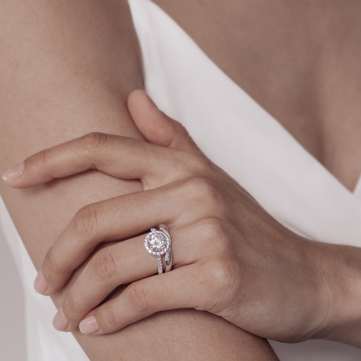 0.13 CT Round Twisted Lab Grown Diamond Wedding Band