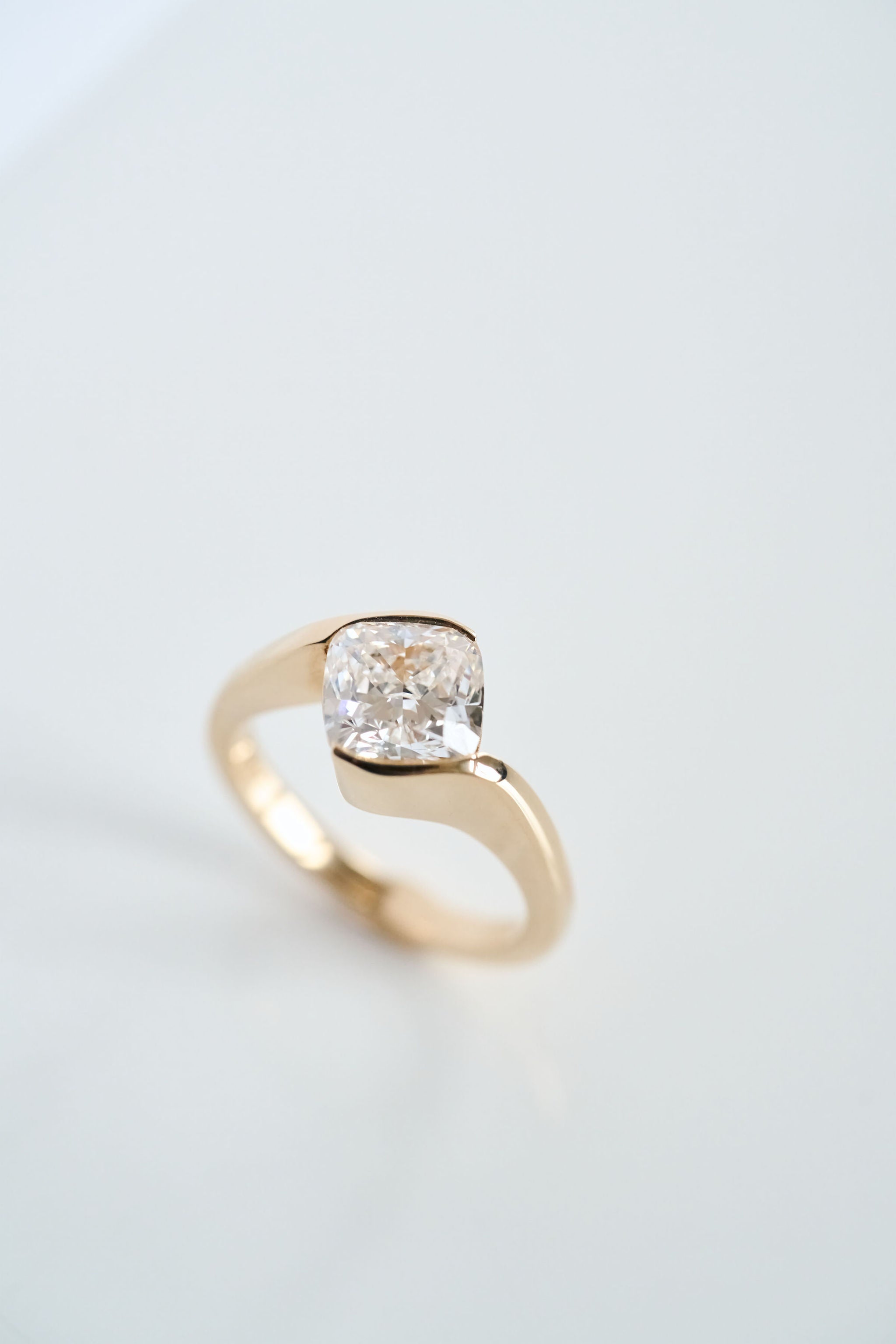 3.0 CT Elongated Cushion Solitaire Lab Grown Diamond Engagement Ringt