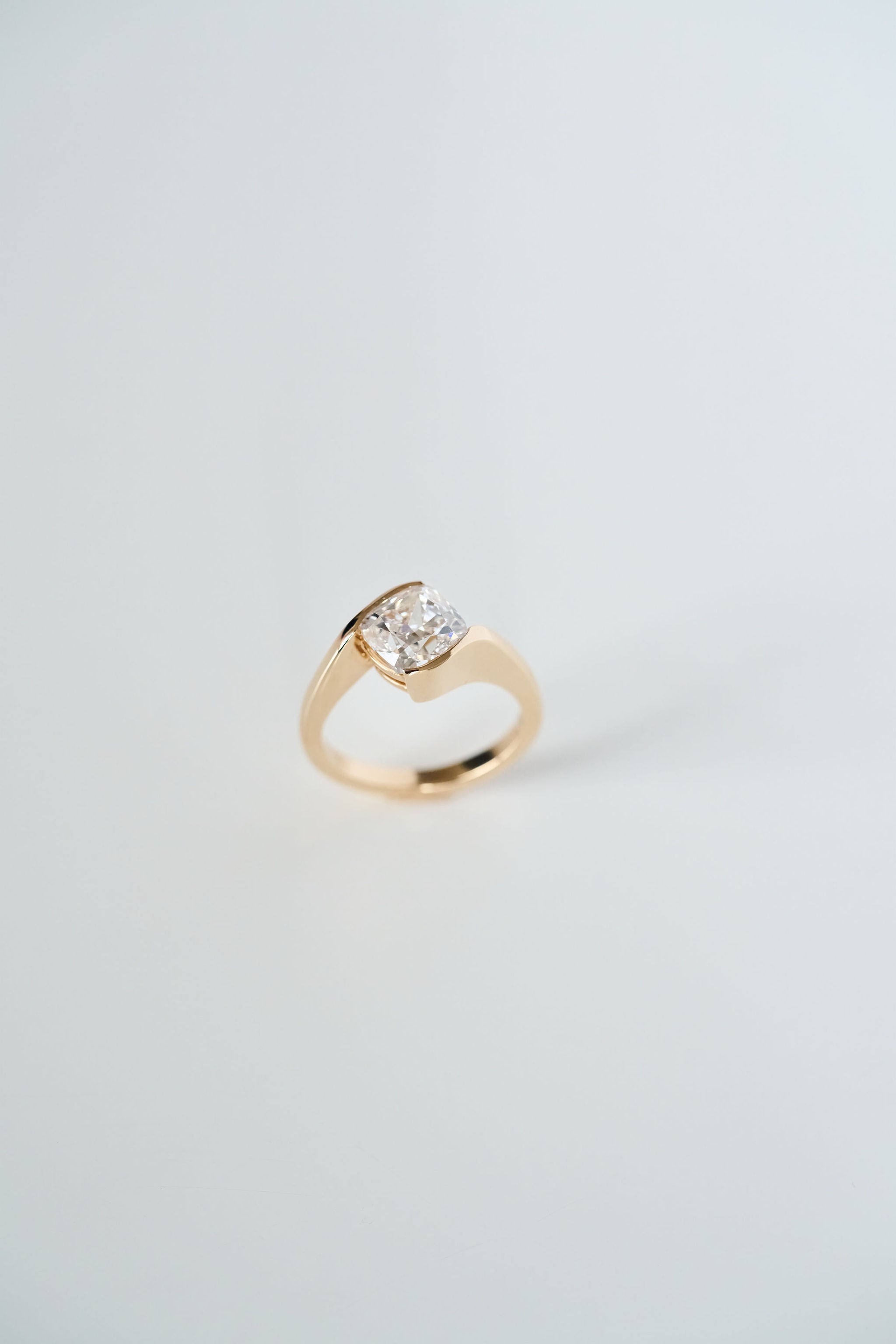 3.0 CT Elongated Cushion Solitaire Lab Grown Diamond Engagement Ringt