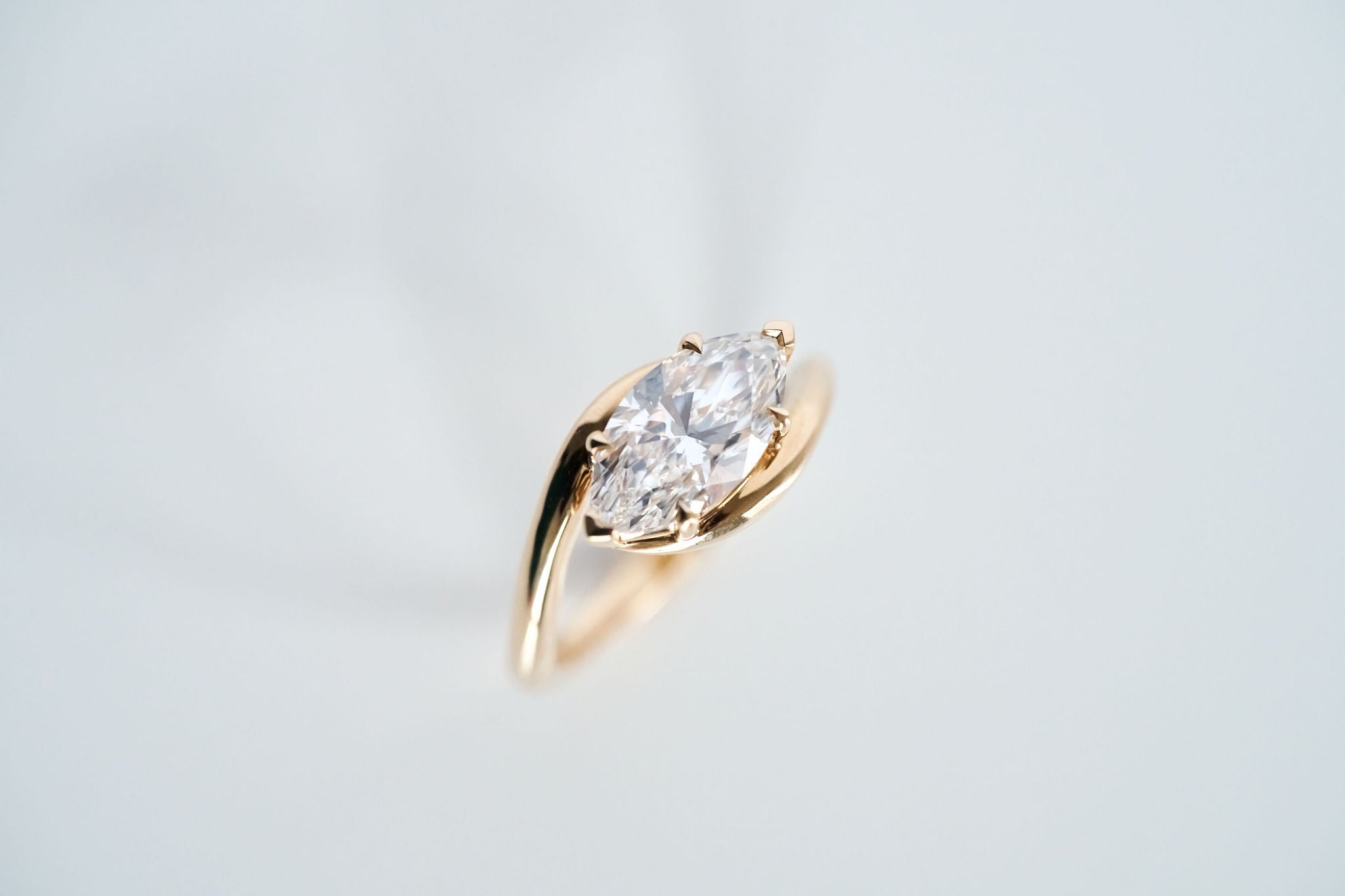 3.0 CT Elongated Cushion Solitaire Lab Grown Diamond Engagement Ringt