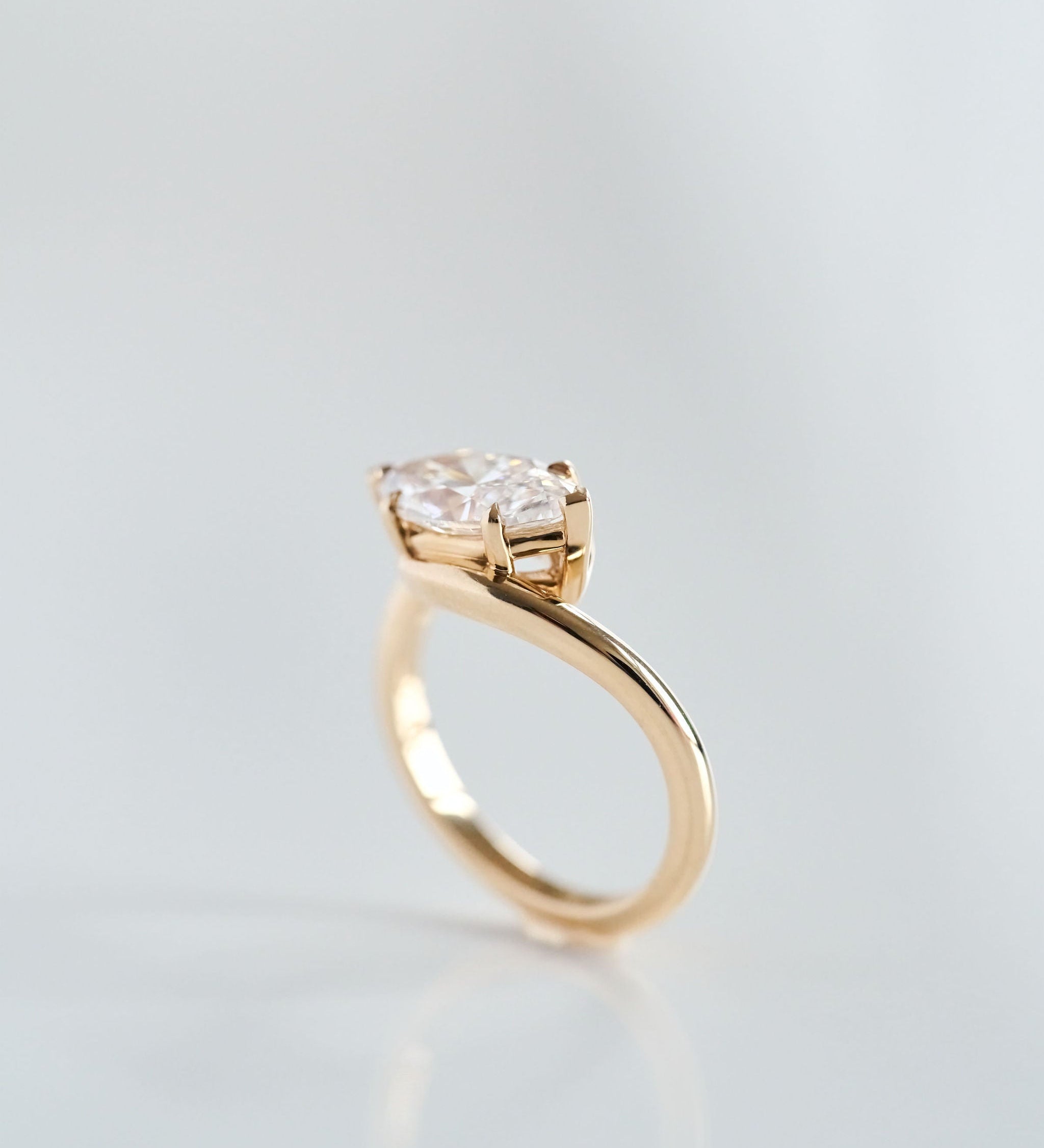 3.0 CT Elongated Cushion Solitaire Lab Grown Diamond Engagement Ringt