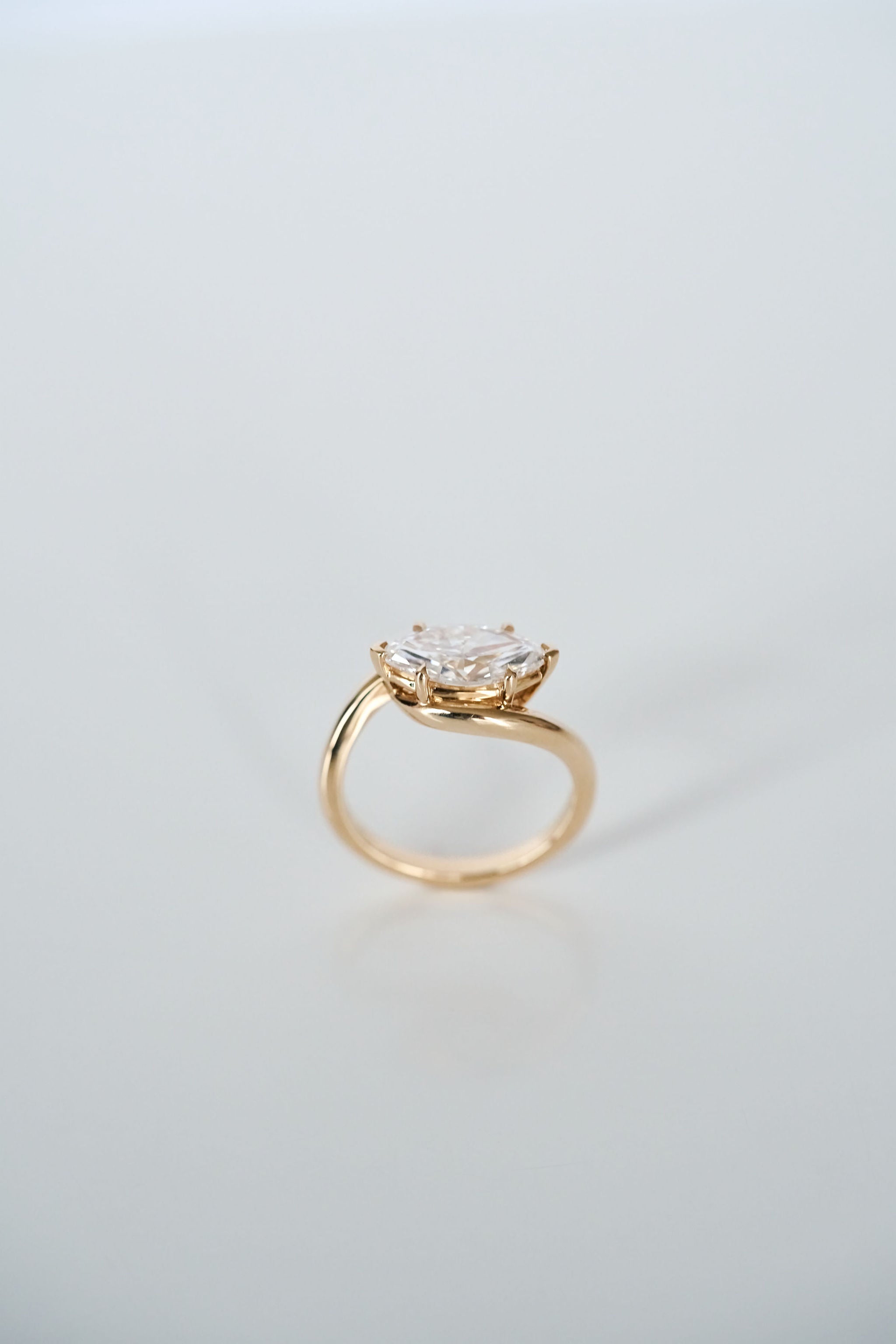 3.0 CT Elongated Cushion Solitaire Lab Grown Diamond Engagement Ringt