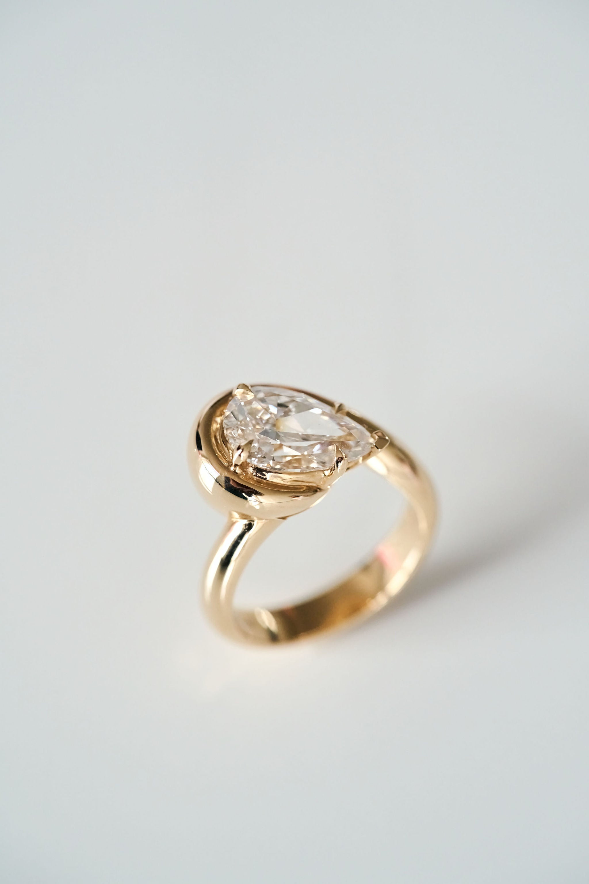 3.0 CT Elongated Cushion Solitaire Lab Grown Diamond Engagement Ringt