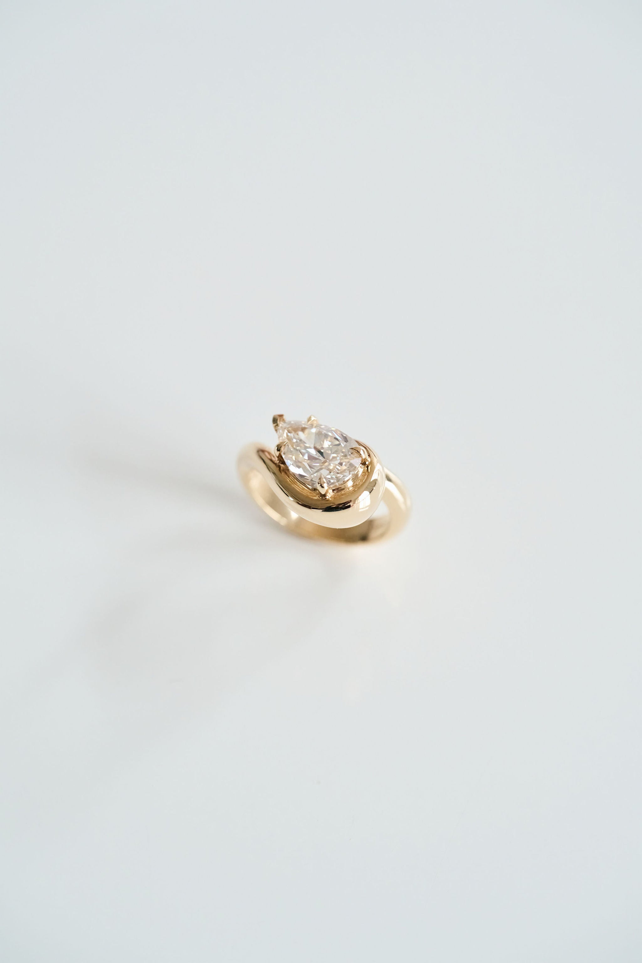 3.0 CT Elongated Cushion Solitaire Lab Grown Diamond Engagement Ringt