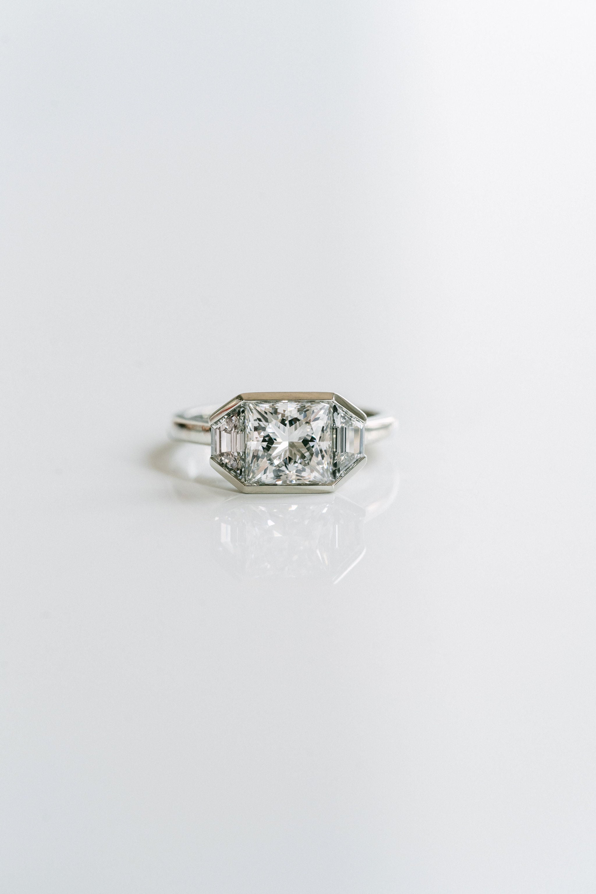 3.0 CT Elongated Cushion Solitaire Lab Grown Diamond Engagement Ringt