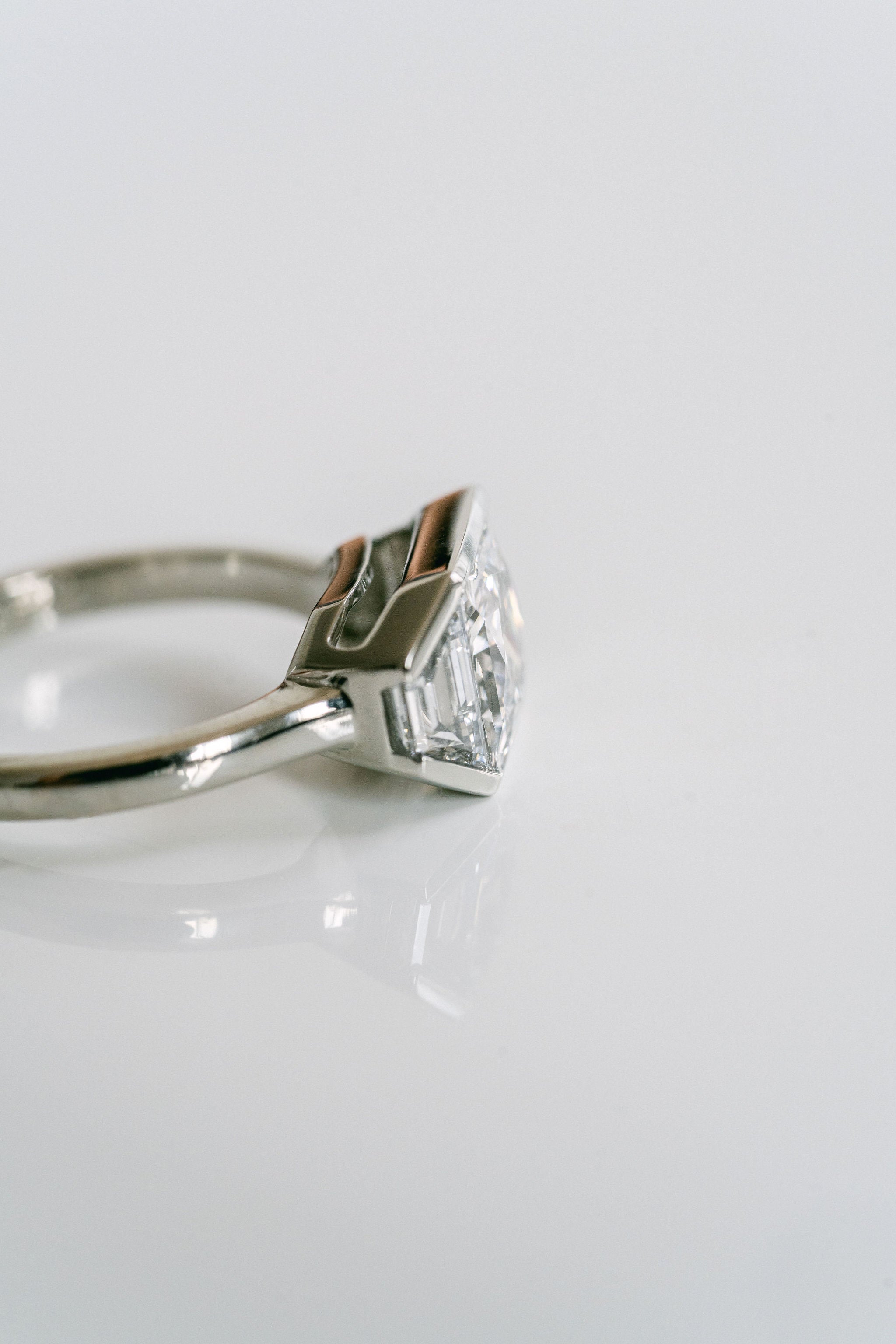 3.0 CT Elongated Cushion Solitaire Lab Grown Diamond Engagement Ringt
