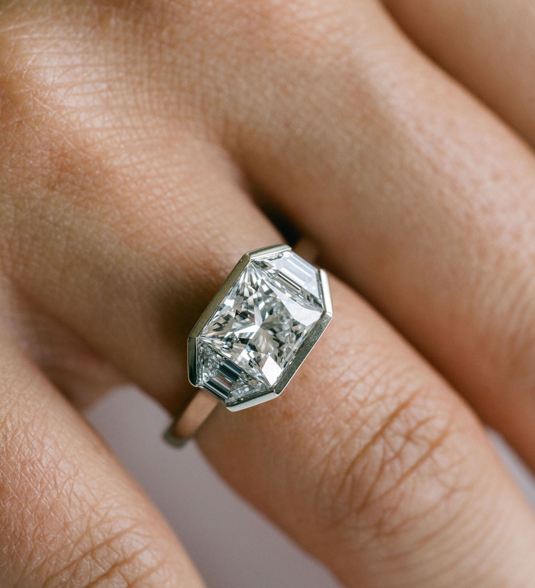 3.0 CT Elongated Cushion Solitaire Lab Grown Diamond Engagement Ringt