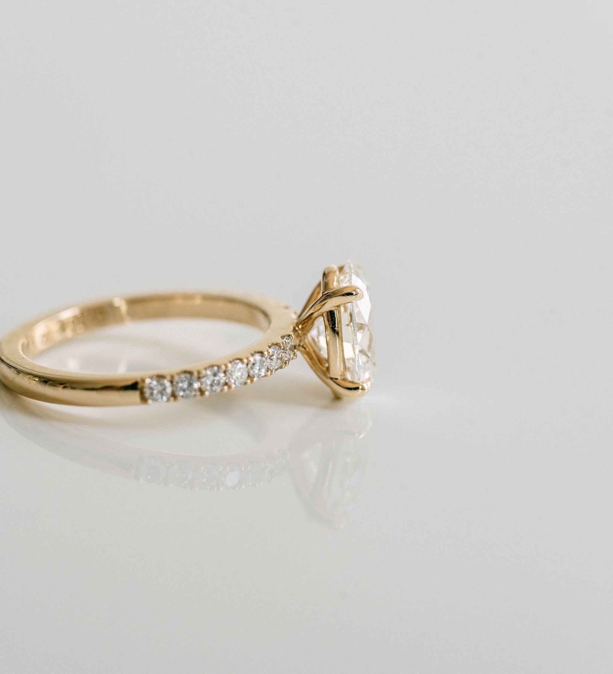 3.0 CT Elongated Cushion Solitaire Lab Grown Diamond Engagement Ringt