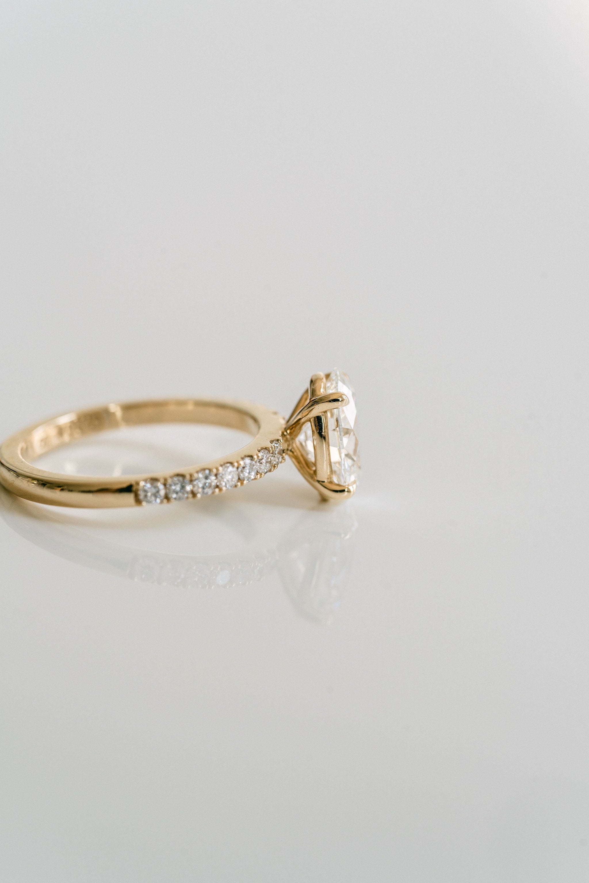 3.0 CT Elongated Cushion Solitaire Lab Grown Diamond Engagement Ringt