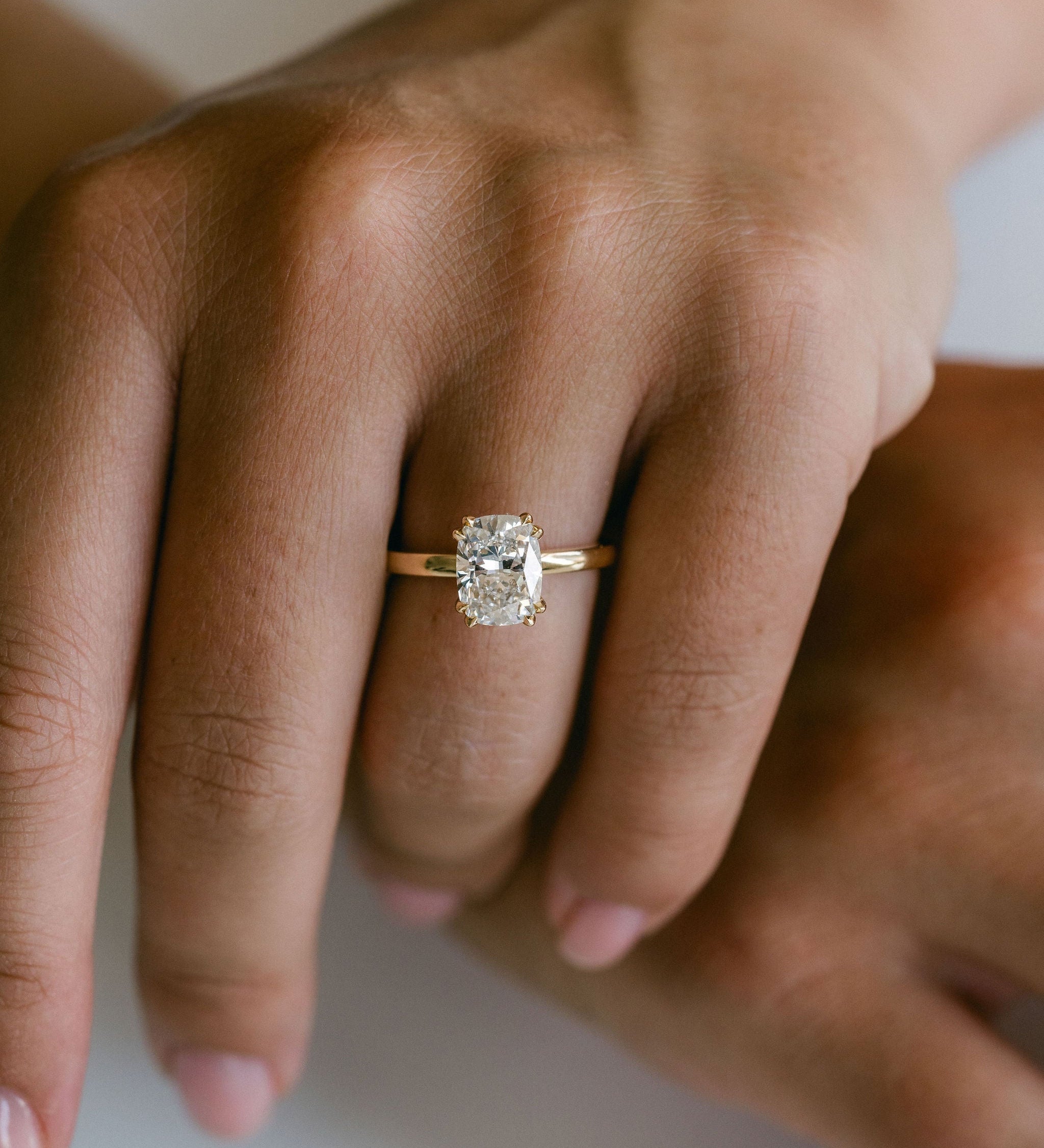 3.0 CT Elongated Cushion Solitaire Lab Grown Diamond Engagement Ringt