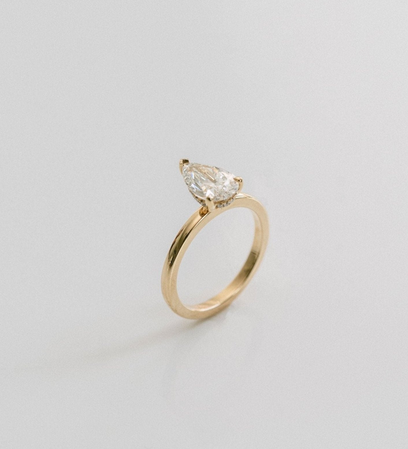 3.0 CT Elongated Cushion Solitaire Lab Grown Diamond Engagement Ringt