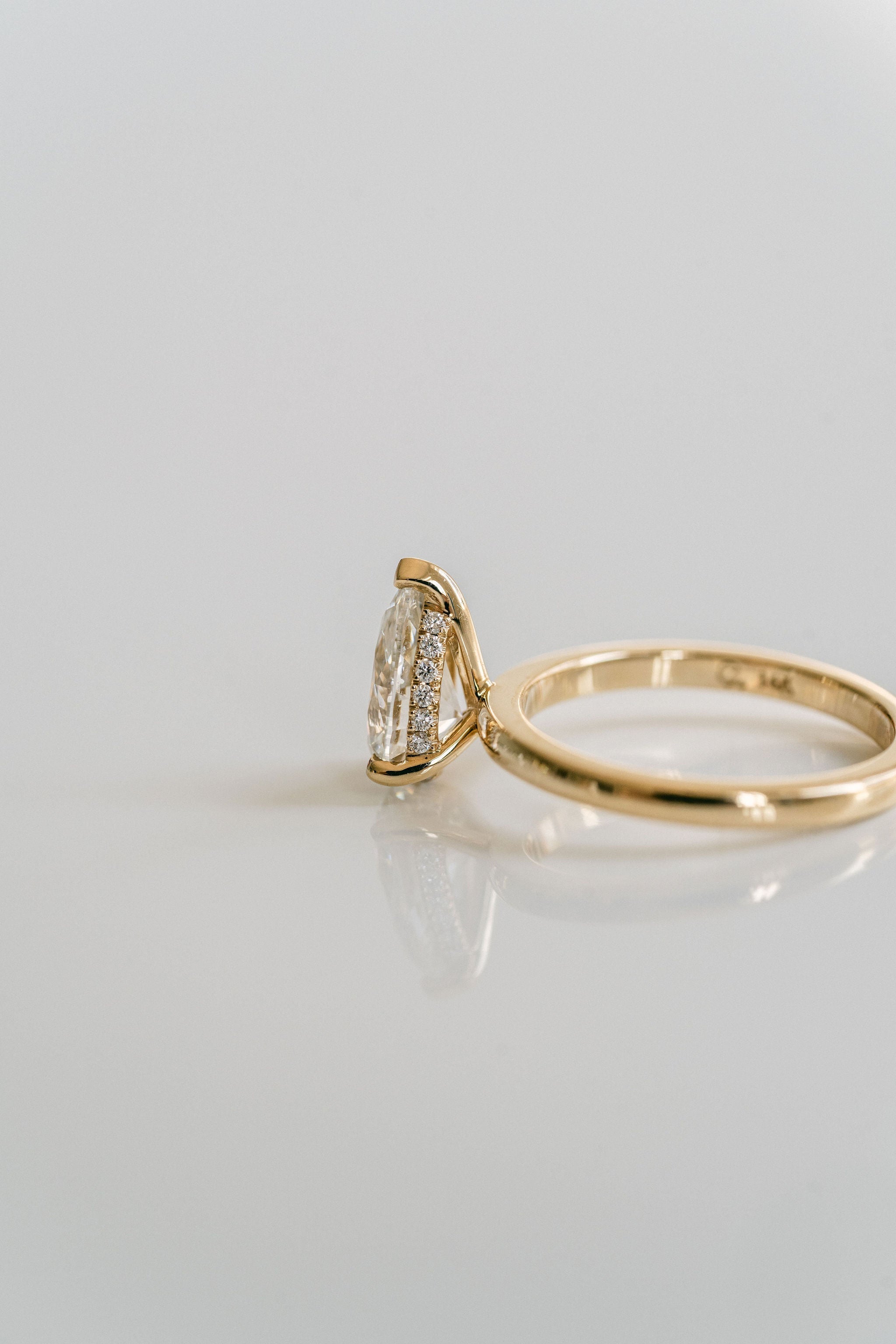 3.0 CT Elongated Cushion Solitaire Lab Grown Diamond Engagement Ringt
