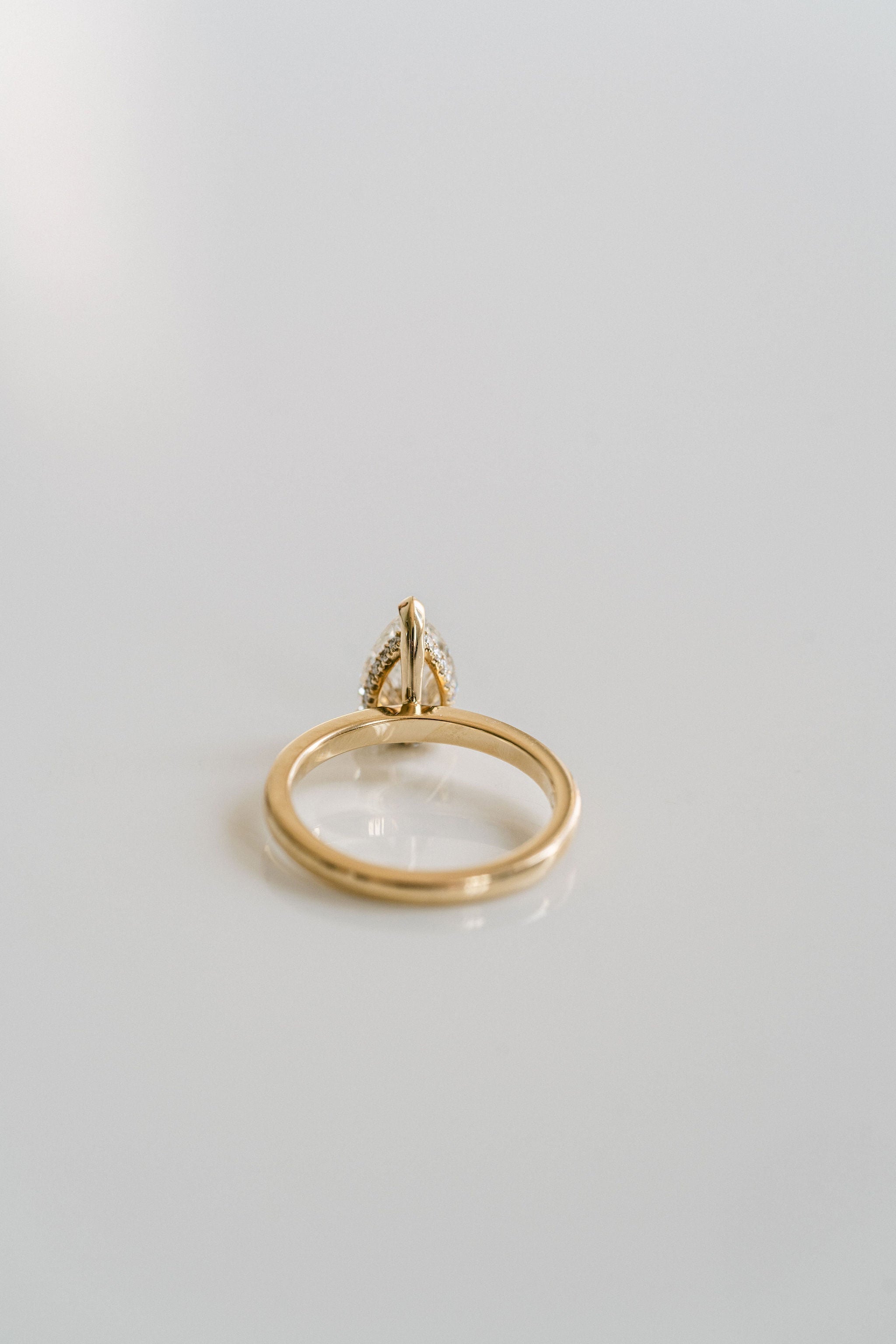 3.0 CT Elongated Cushion Solitaire Lab Grown Diamond Engagement Ringt