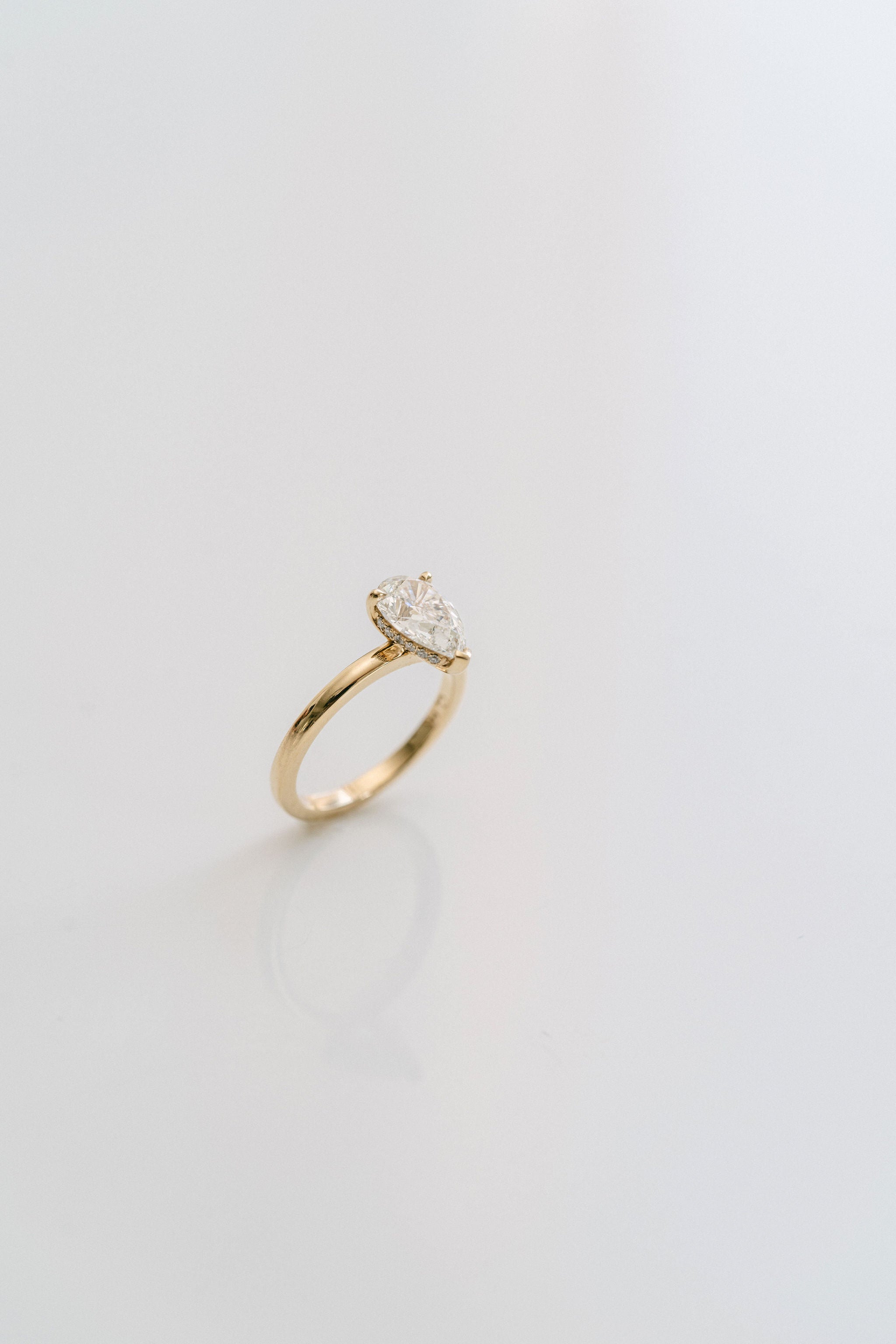 3.0 CT Elongated Cushion Solitaire Lab Grown Diamond Engagement Ringt