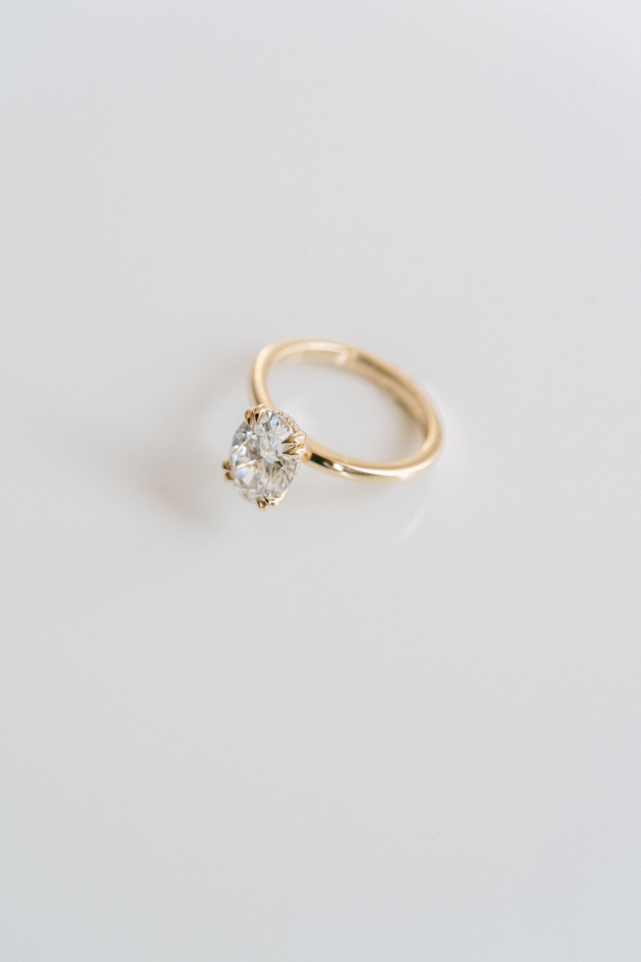 3.0 CT Elongated Cushion Solitaire Lab Grown Diamond Engagement Ringt