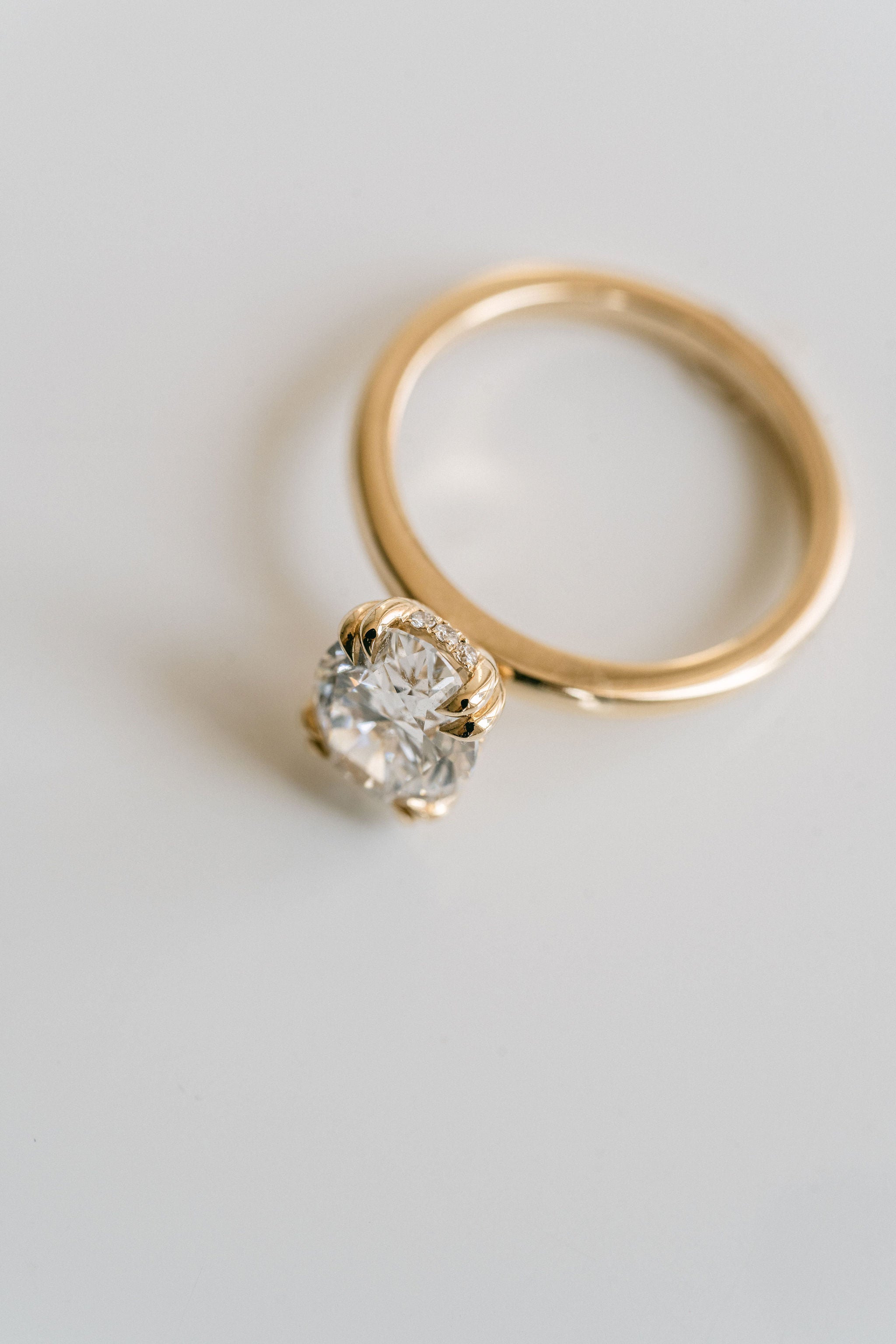 3.0 CT Elongated Cushion Solitaire Lab Grown Diamond Engagement Ringt