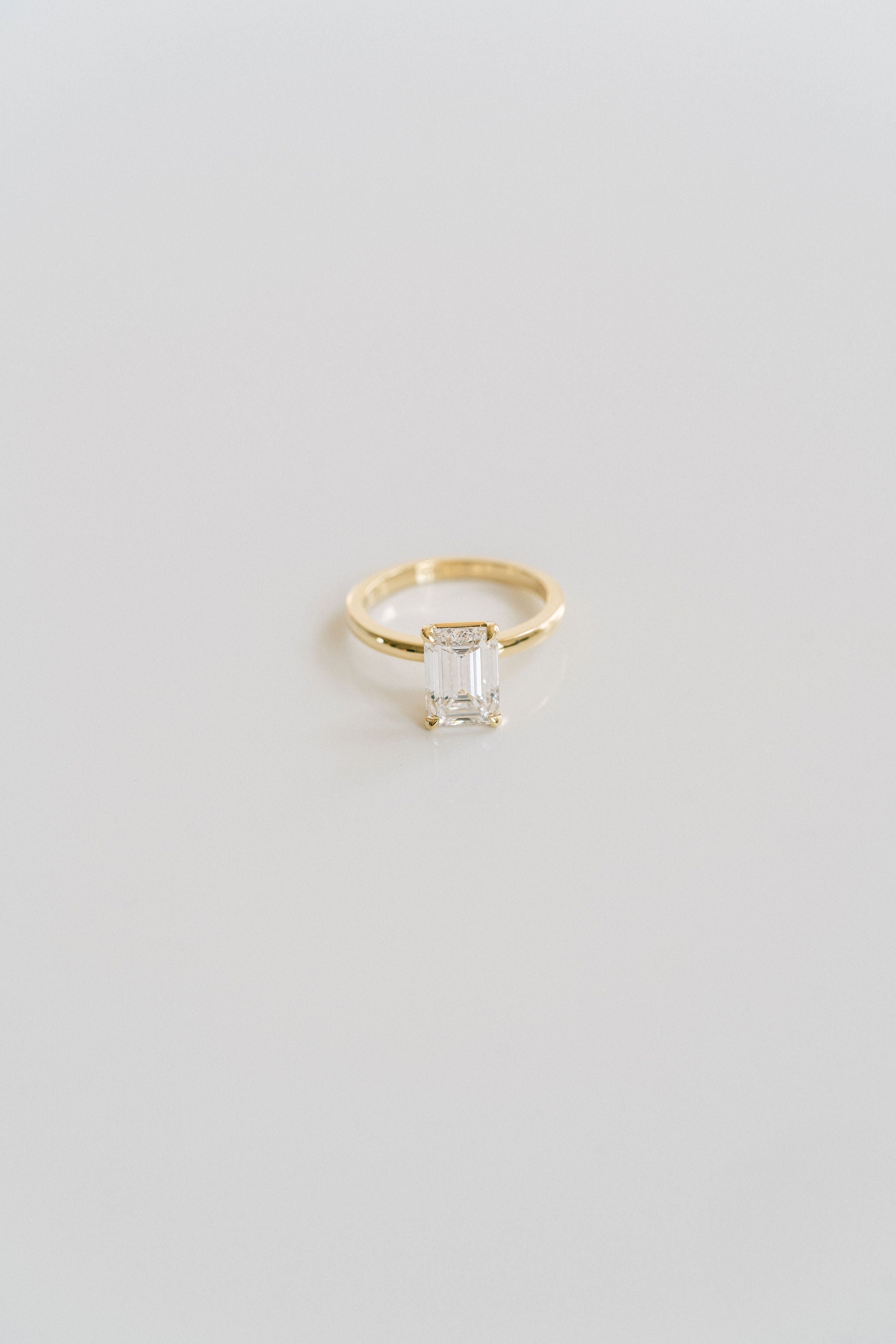 3.0 CT Elongated Cushion Solitaire Lab Grown Diamond Engagement Ringt