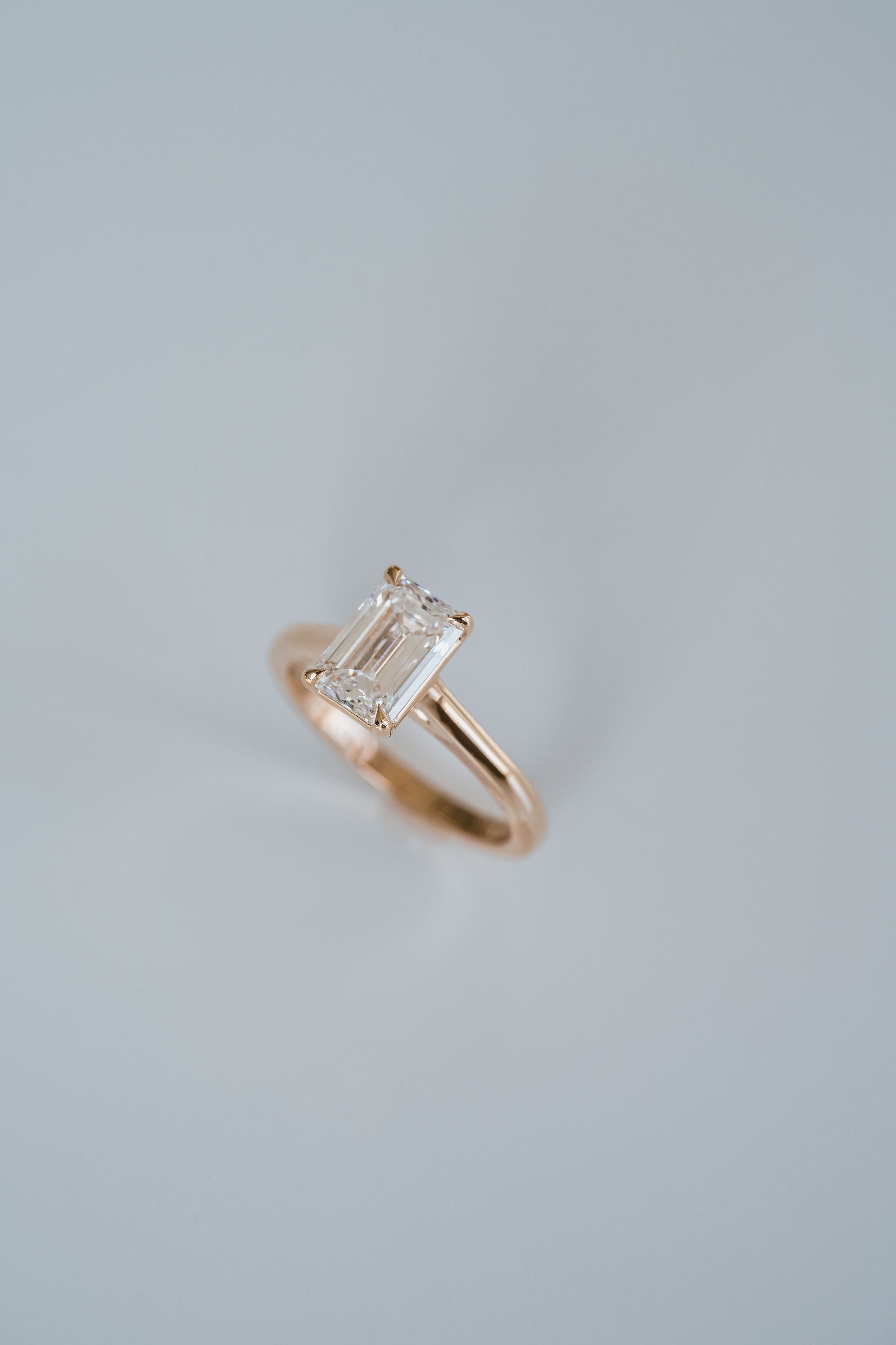 3.0 CT Elongated Cushion Solitaire Lab Grown Diamond Engagement Ringt