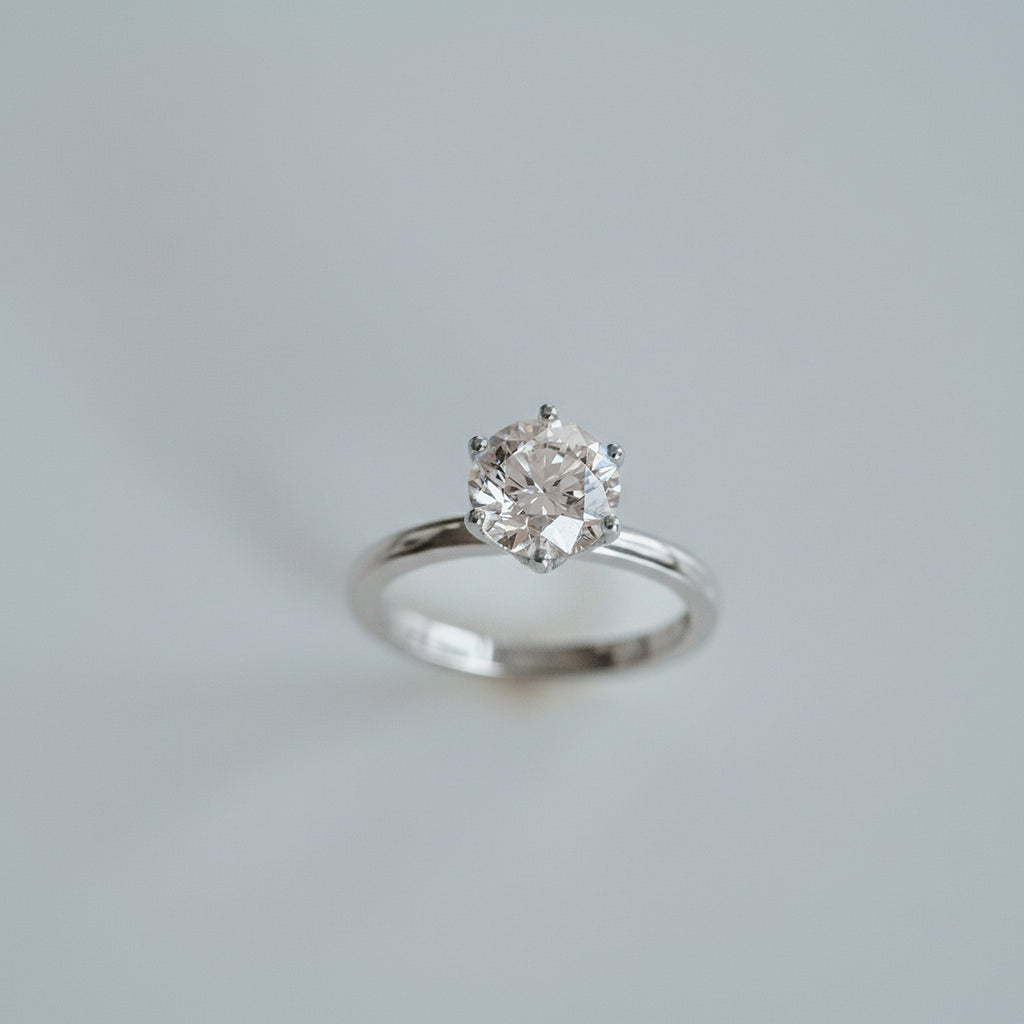 3.0 CT Elongated Cushion Solitaire Lab Grown Diamond Engagement Ringt