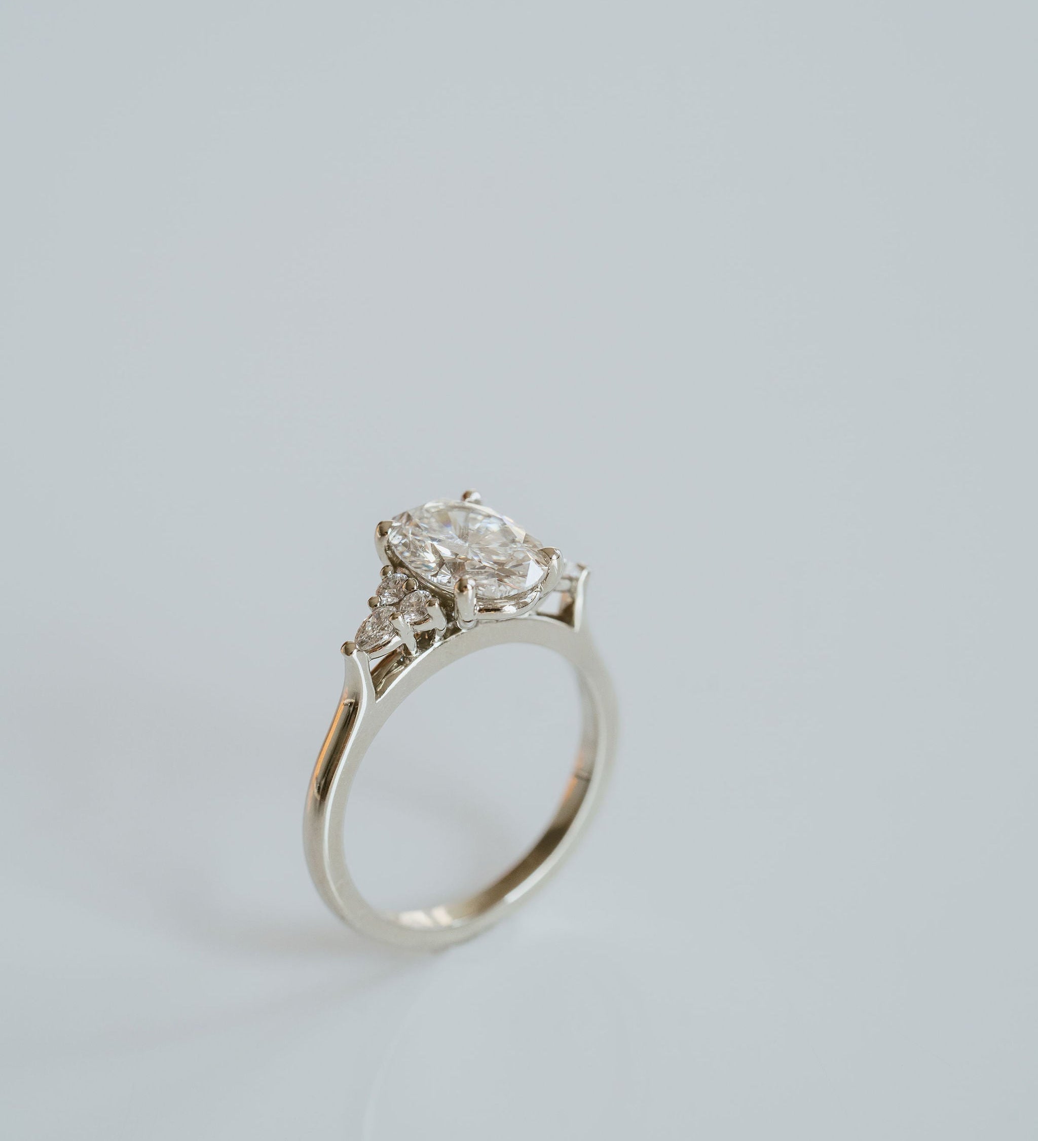 3.0 CT Elongated Cushion Solitaire Lab Grown Diamond Engagement Ringt