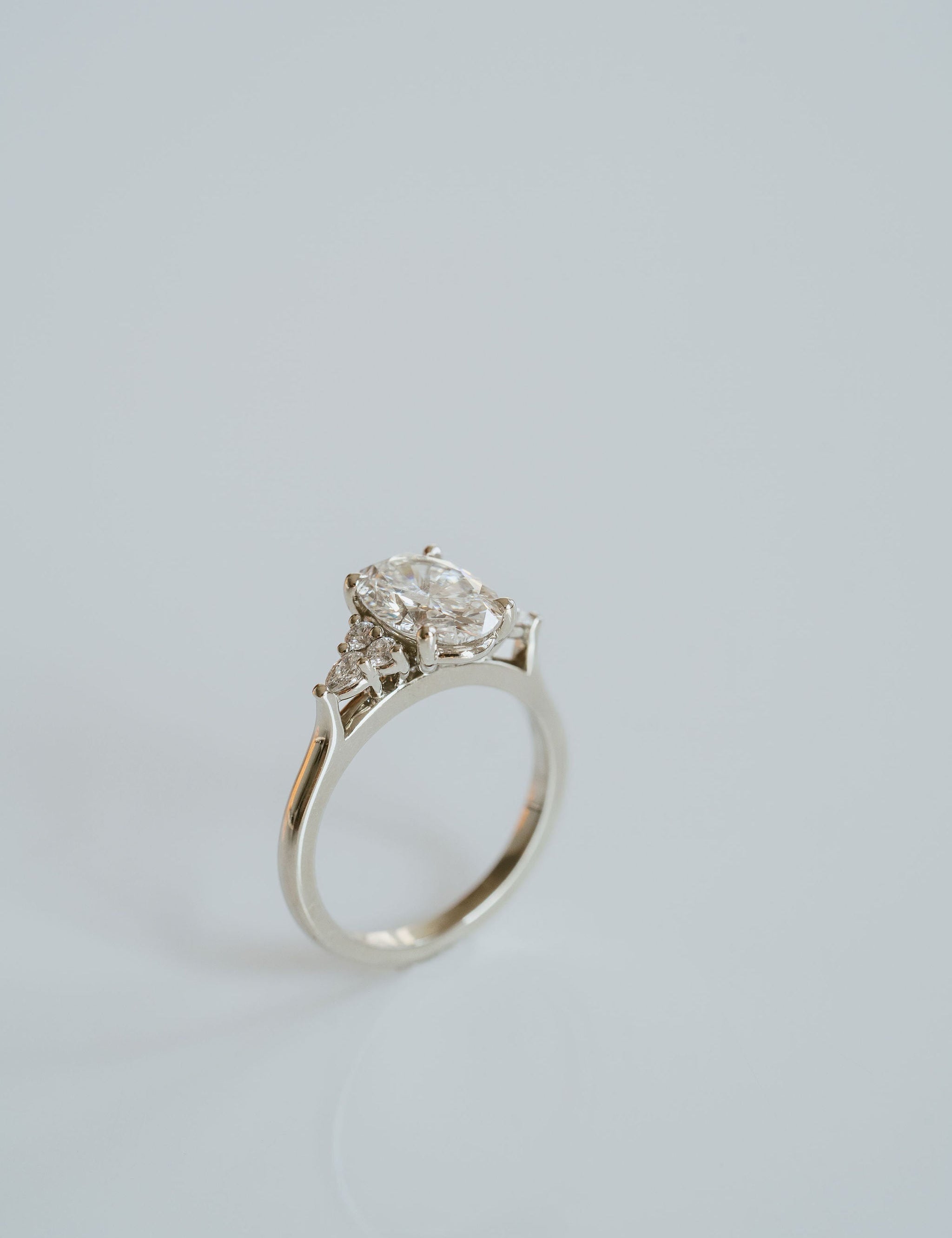 3.0 CT Elongated Cushion Solitaire Lab Grown Diamond Engagement Ringt