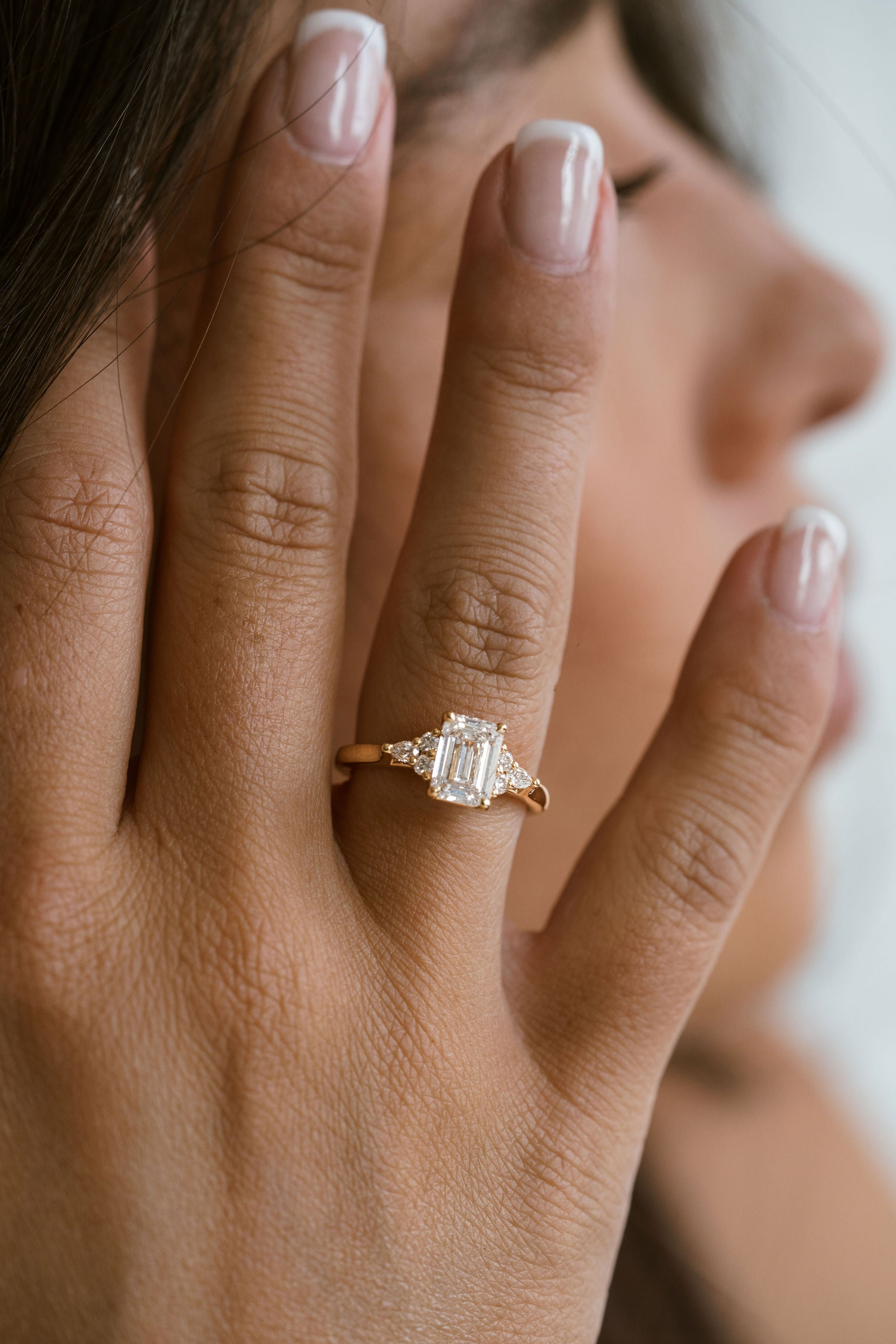 3.0 CT Elongated Cushion Solitaire Lab Grown Diamond Engagement Ringt