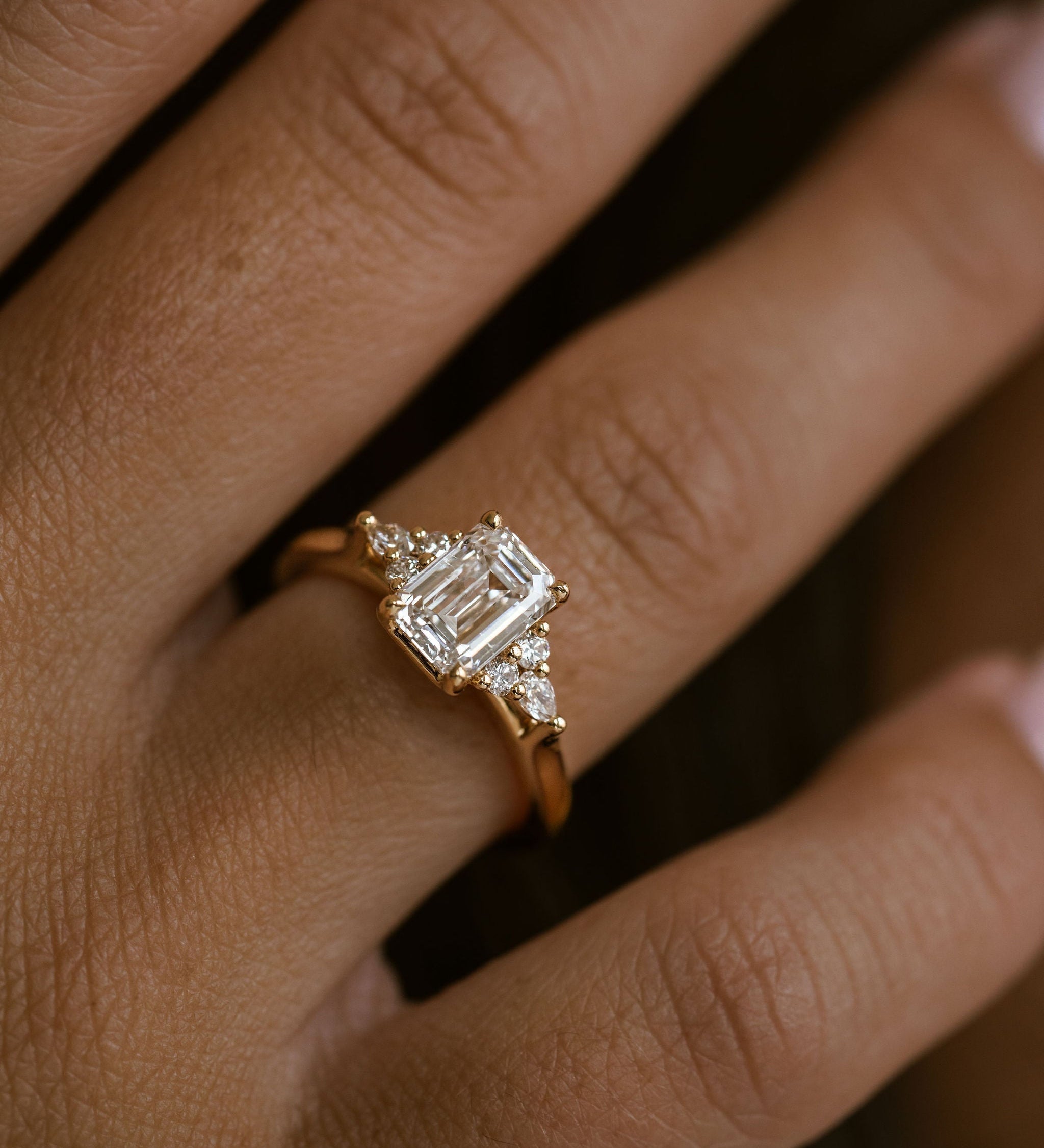 3.0 CT Elongated Cushion Solitaire Lab Grown Diamond Engagement Ringt