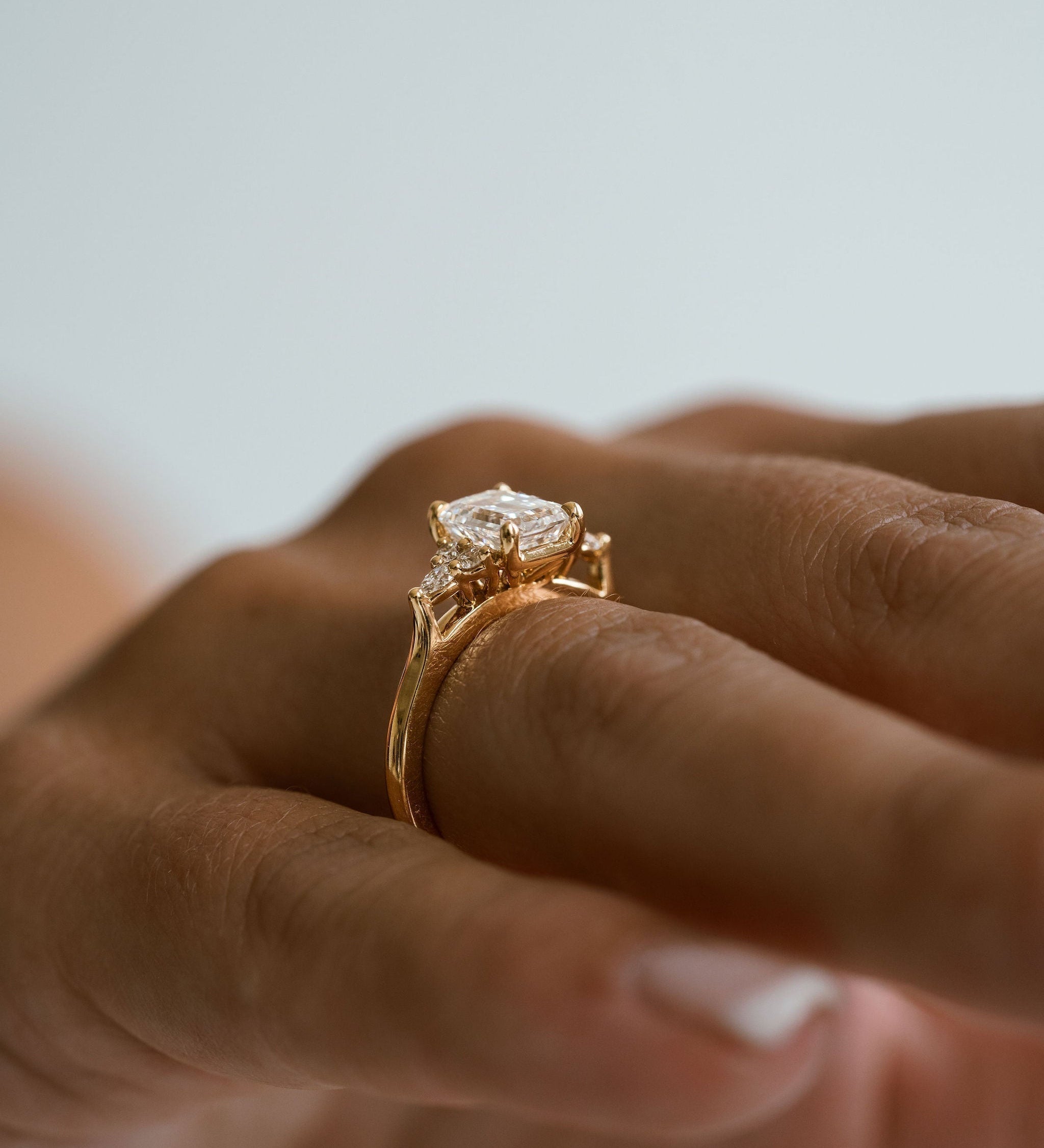 3.0 CT Elongated Cushion Solitaire Lab Grown Diamond Engagement Ringt