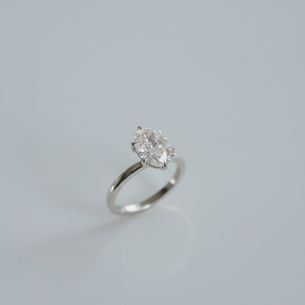 3.0 CT Elongated Cushion Solitaire Lab Grown Diamond Engagement Ringt