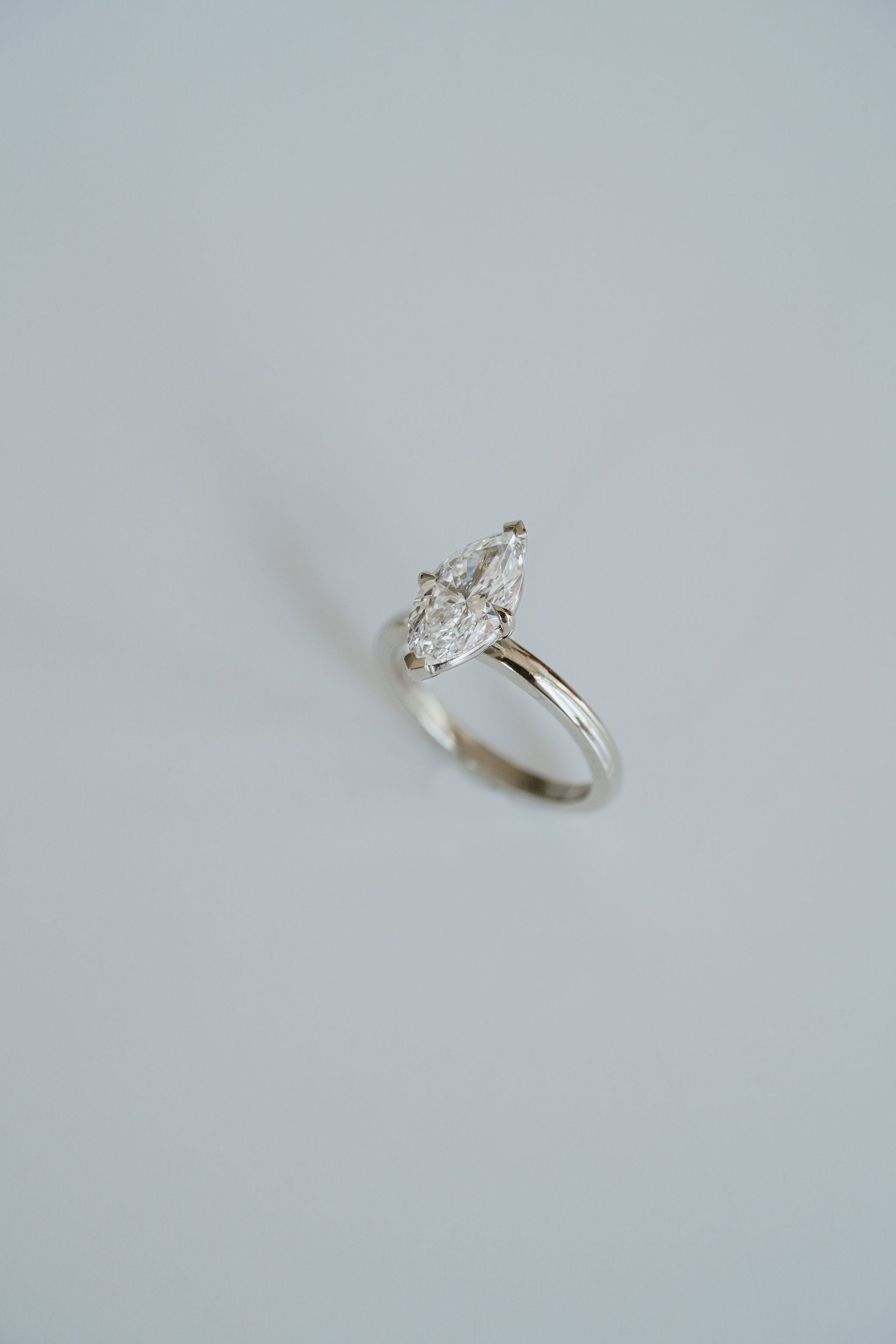 3.0 CT Elongated Cushion Solitaire Lab Grown Diamond Engagement Ringt