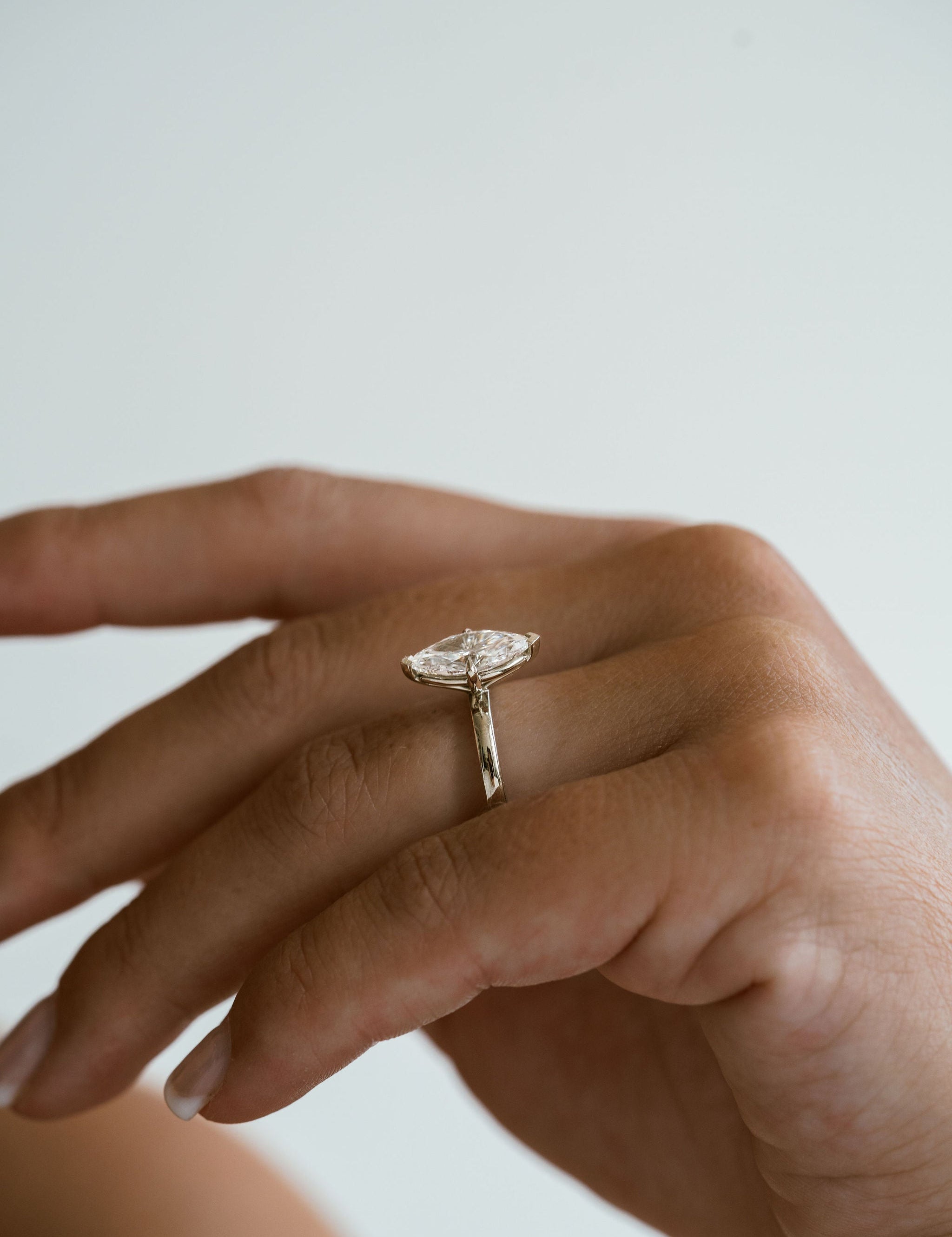 3.0 CT Elongated Cushion Solitaire Lab Grown Diamond Engagement Ringt