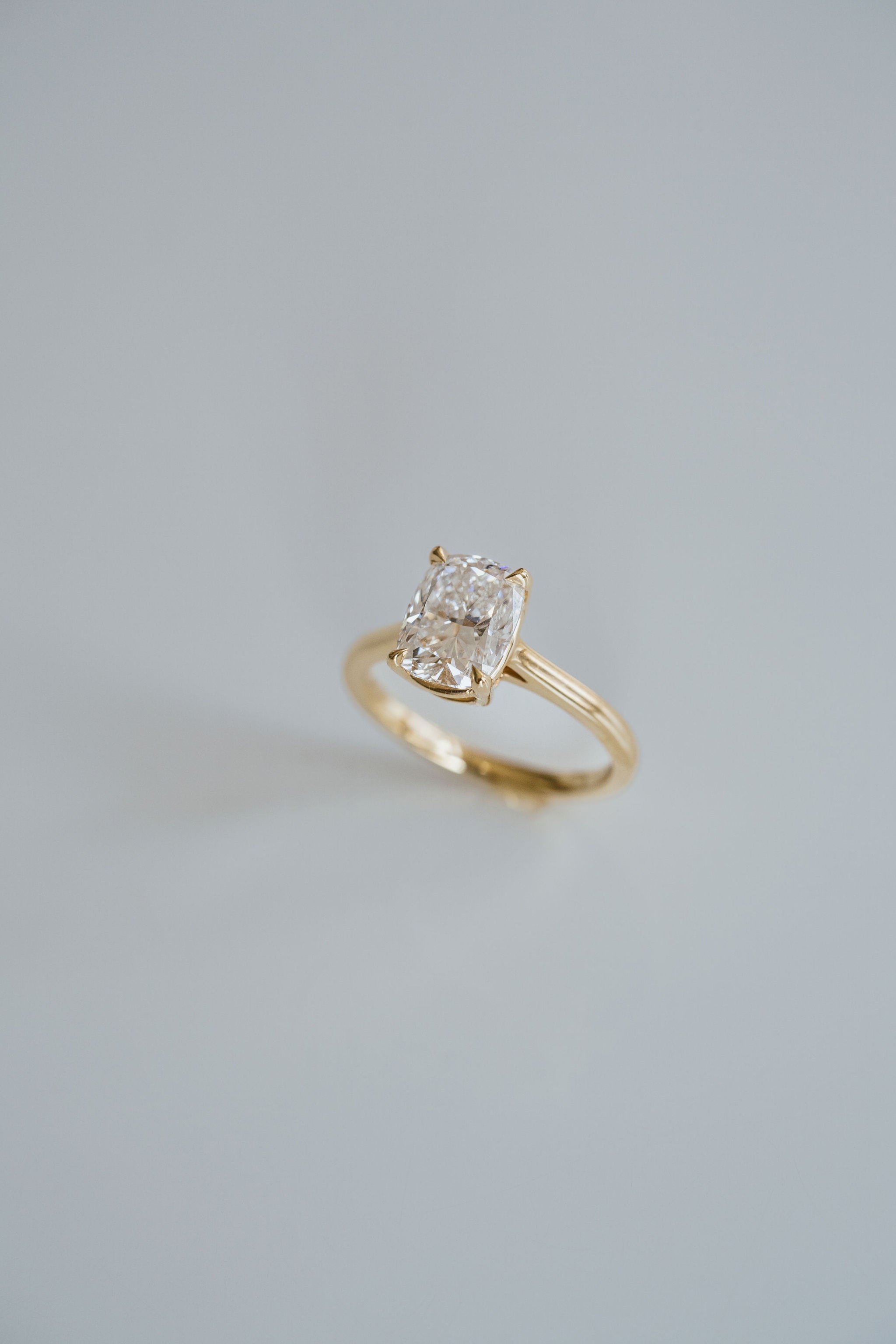 3.0 CT Elongated Cushion Solitaire Lab Grown Diamond Engagement Ringt