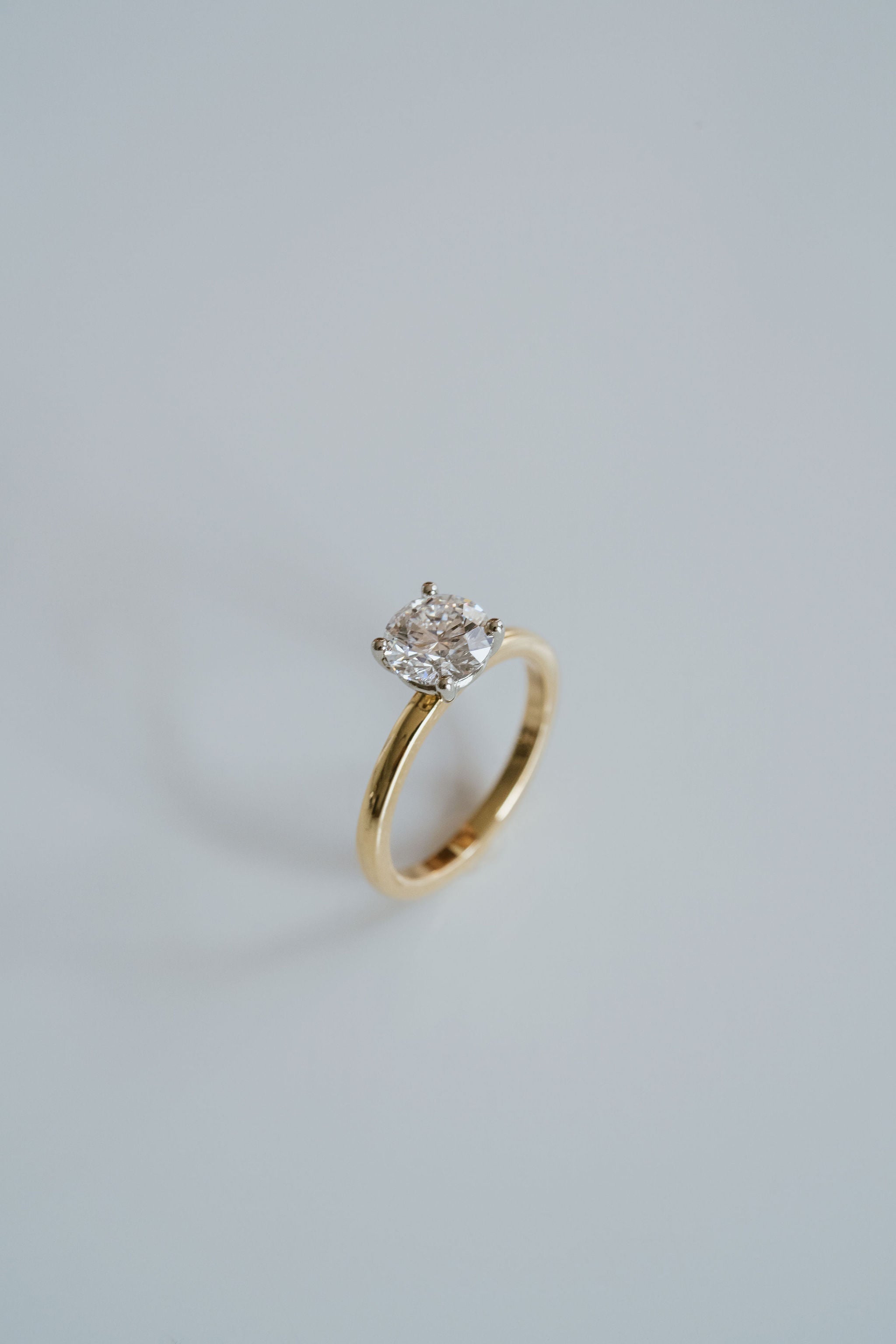 3.0 CT Elongated Cushion Solitaire Lab Grown Diamond Engagement Ringt