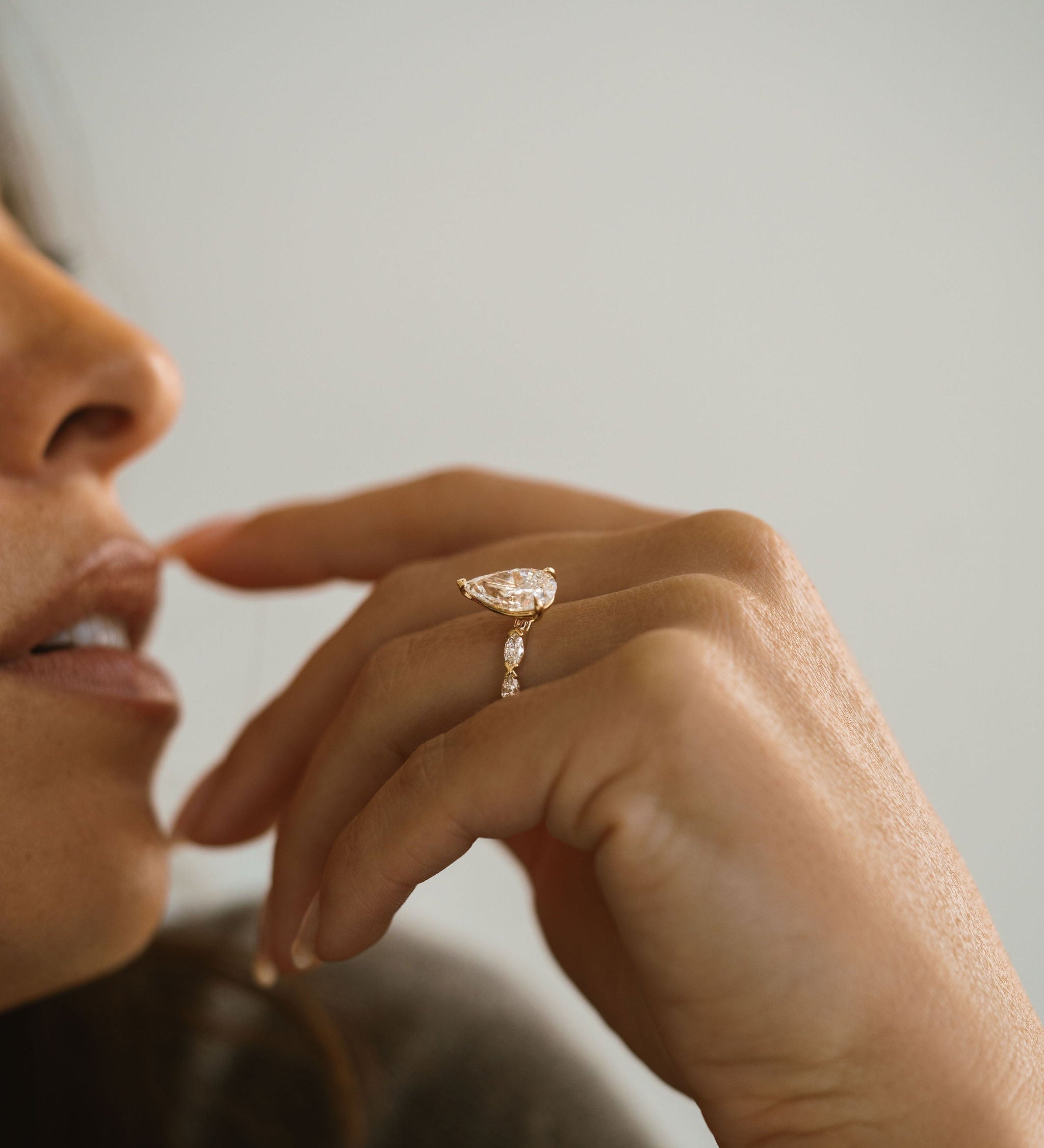 3.0 CT Elongated Cushion Solitaire Lab Grown Diamond Engagement Ringt