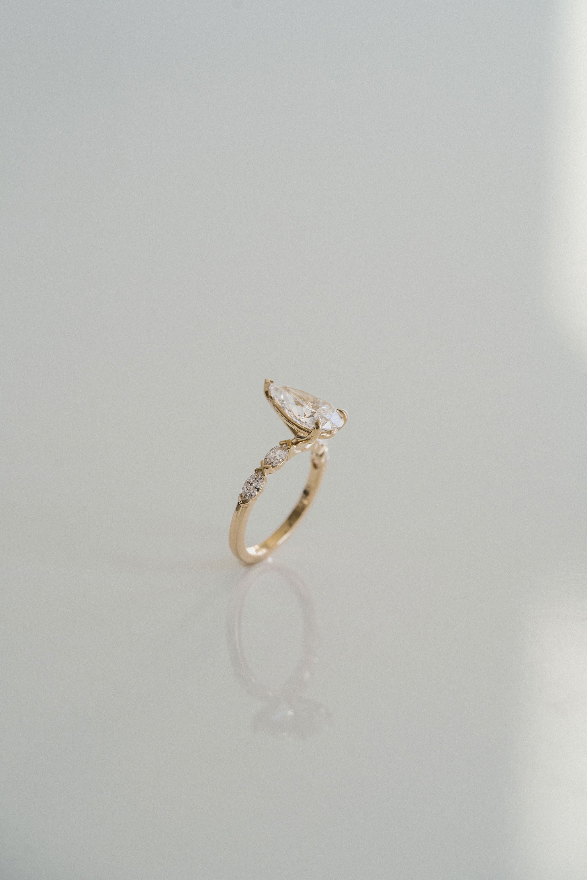 3.0 CT Elongated Cushion Solitaire Lab Grown Diamond Engagement Ringt