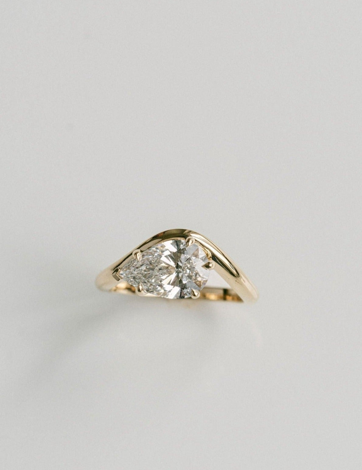 3.0 CT Elongated Cushion Solitaire Lab Grown Diamond Engagement Ringt