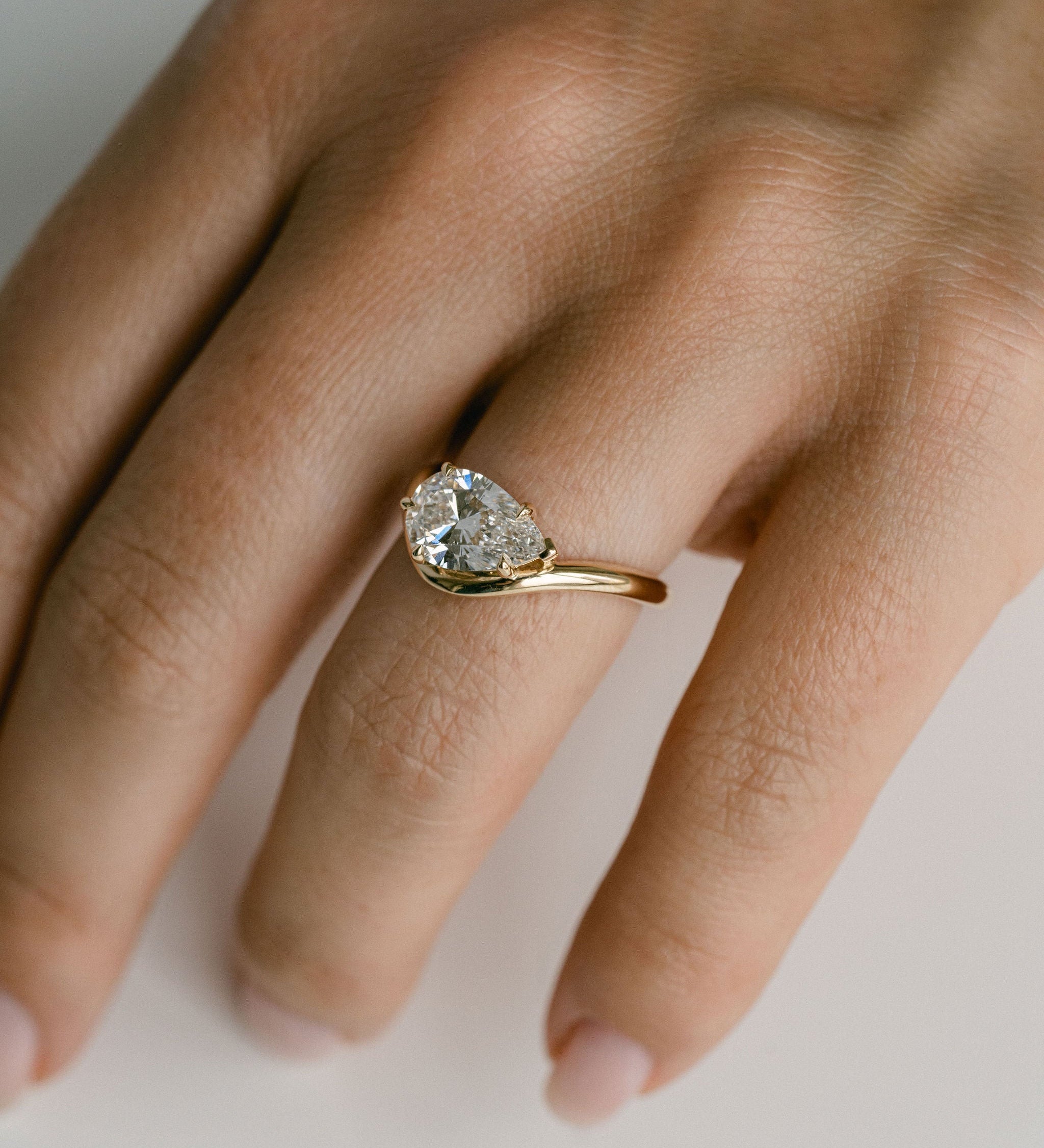 3.0 CT Elongated Cushion Solitaire Lab Grown Diamond Engagement Ringt
